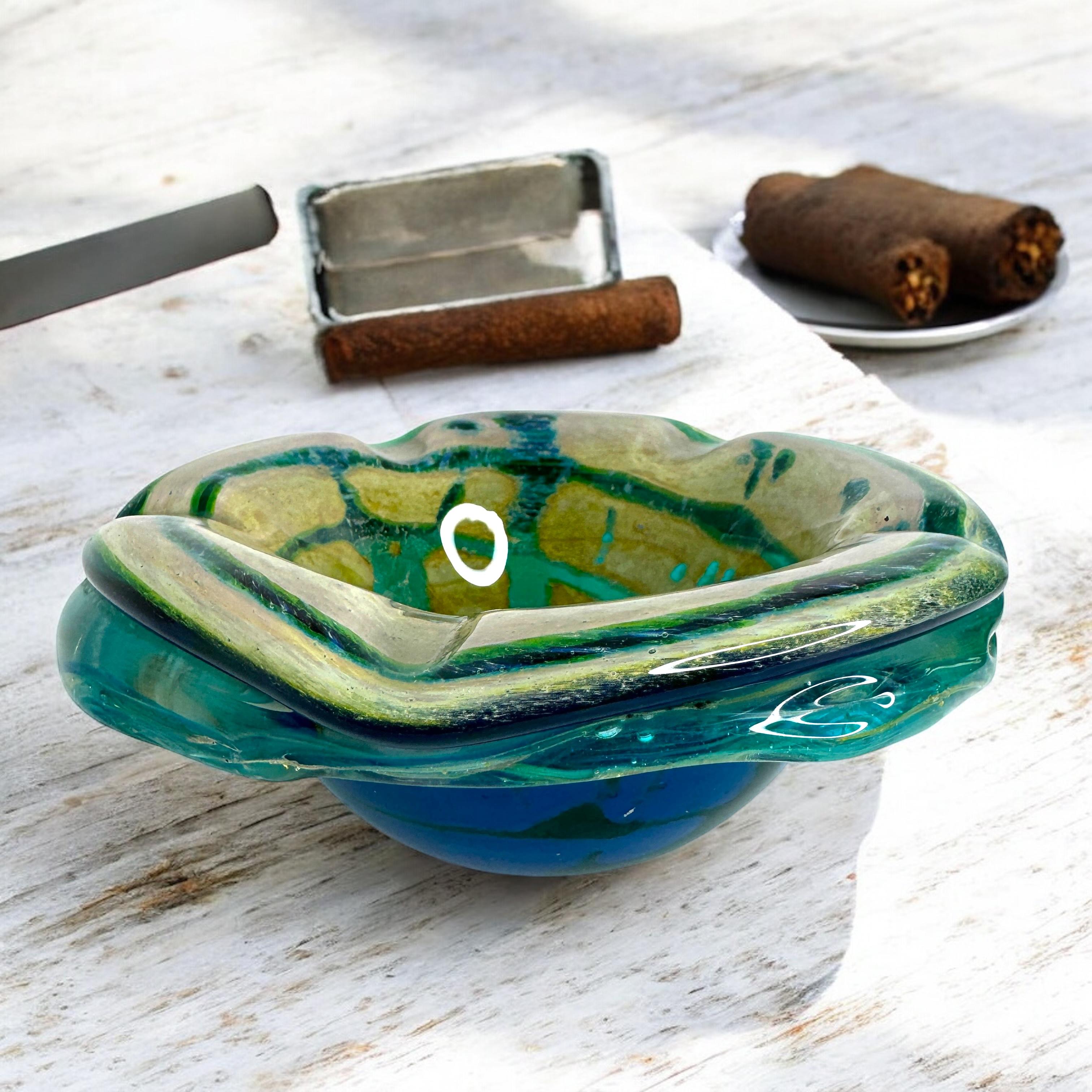 Beautiful Brutalist Murano Sommerso Glass Cigar Ashtray, Vintage, Italy, 1970s For Sale 3