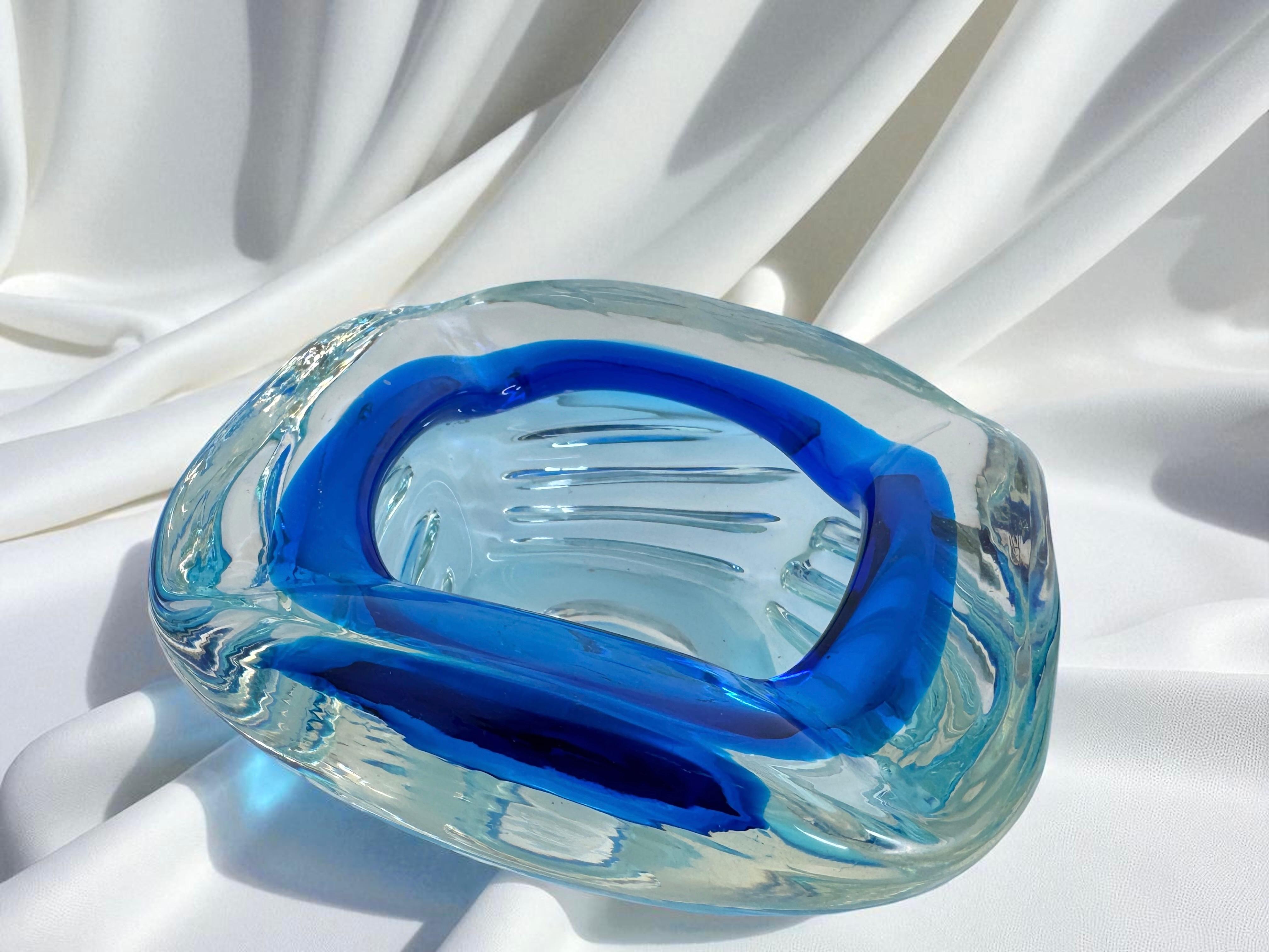 Beautiful Brutalist Murano Sommerso Glass Cigar Ashtray, Vintage, Italy, 1970s For Sale 5