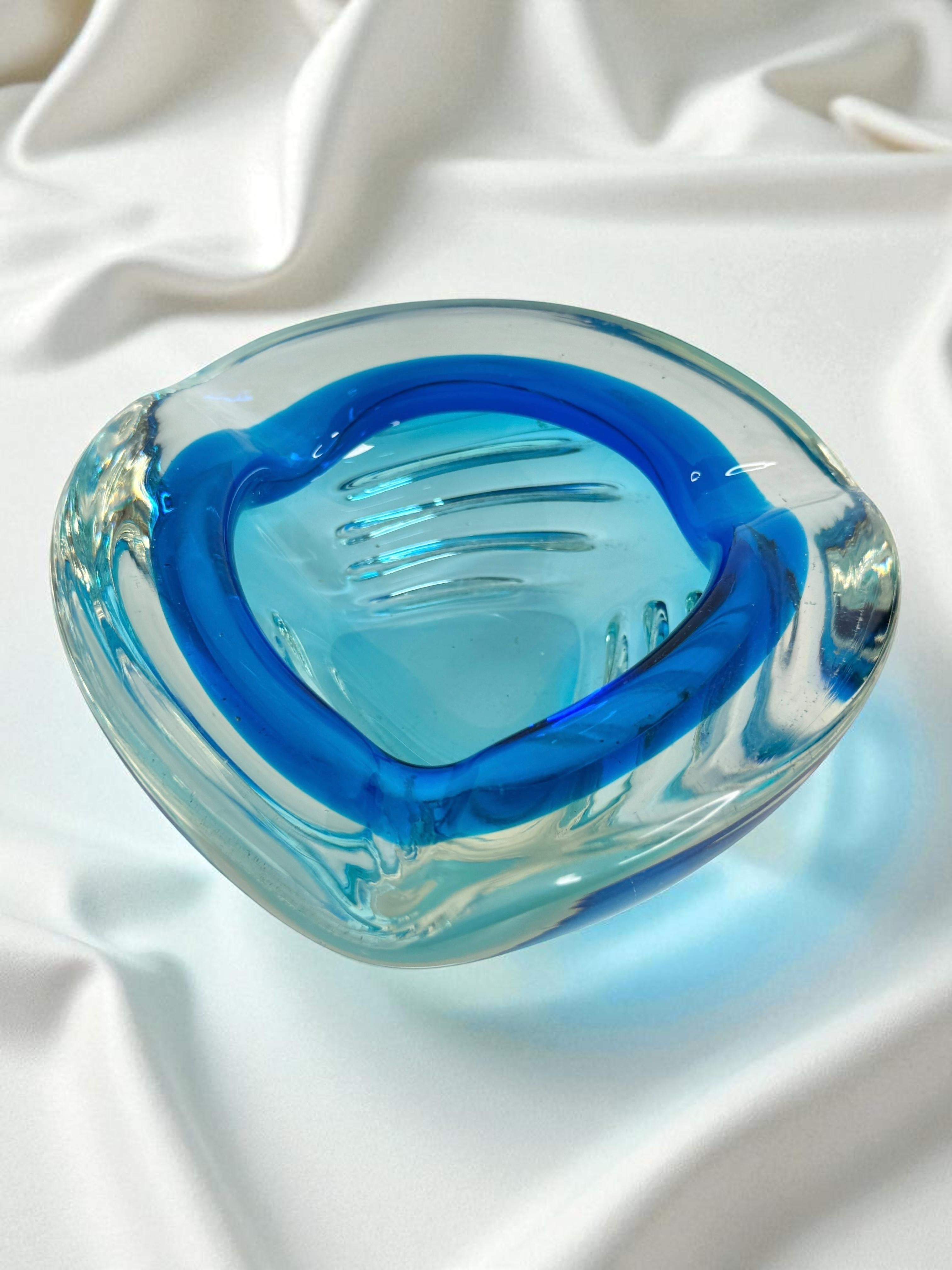 Beautiful Brutalist Murano Sommerso Glass Cigar Ashtray, Vintage, Italy, 1970s For Sale 6