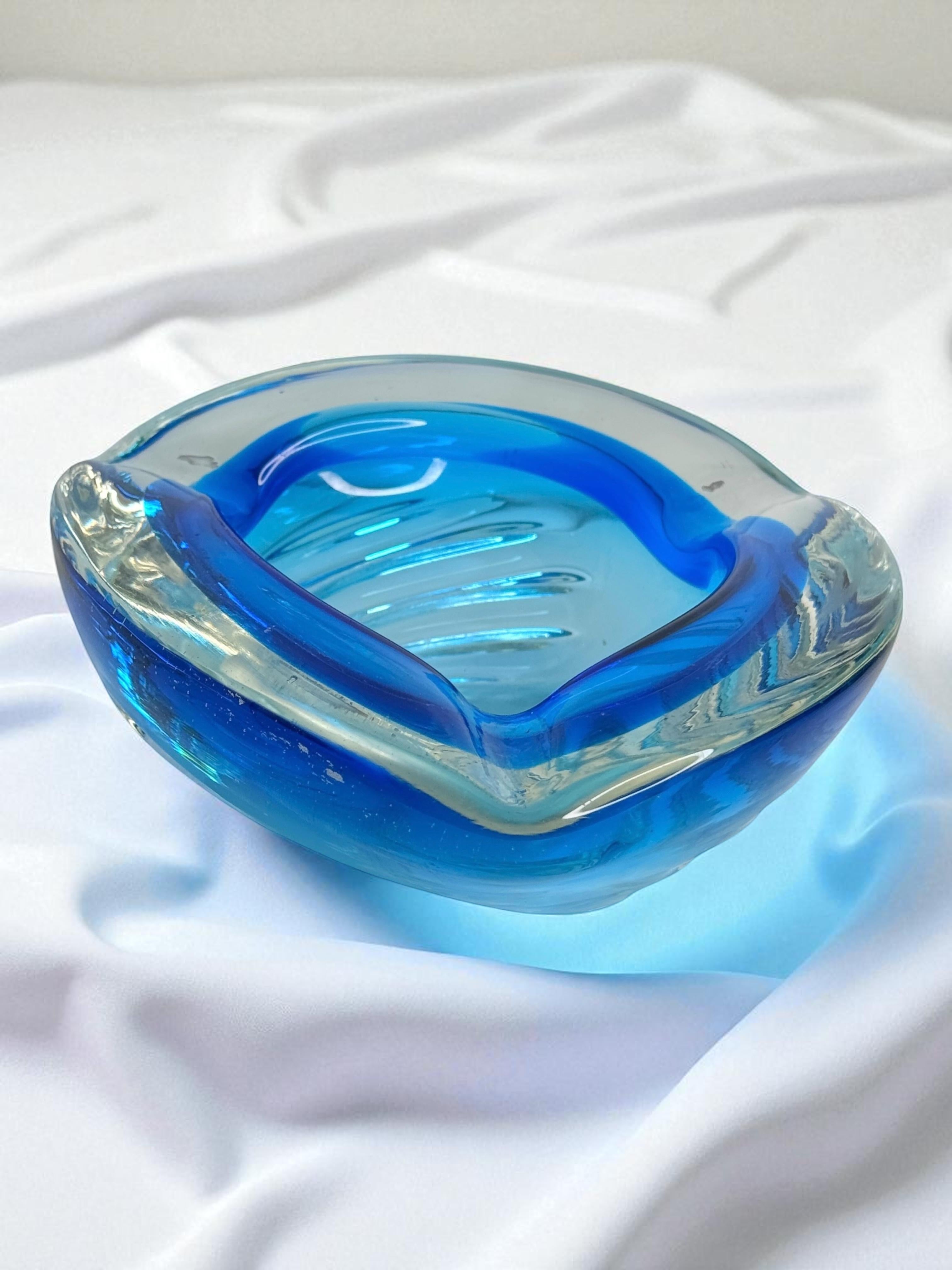 Beautiful Brutalist Murano Sommerso Glass Cigar Ashtray, Vintage, Italy, 1970s For Sale 8