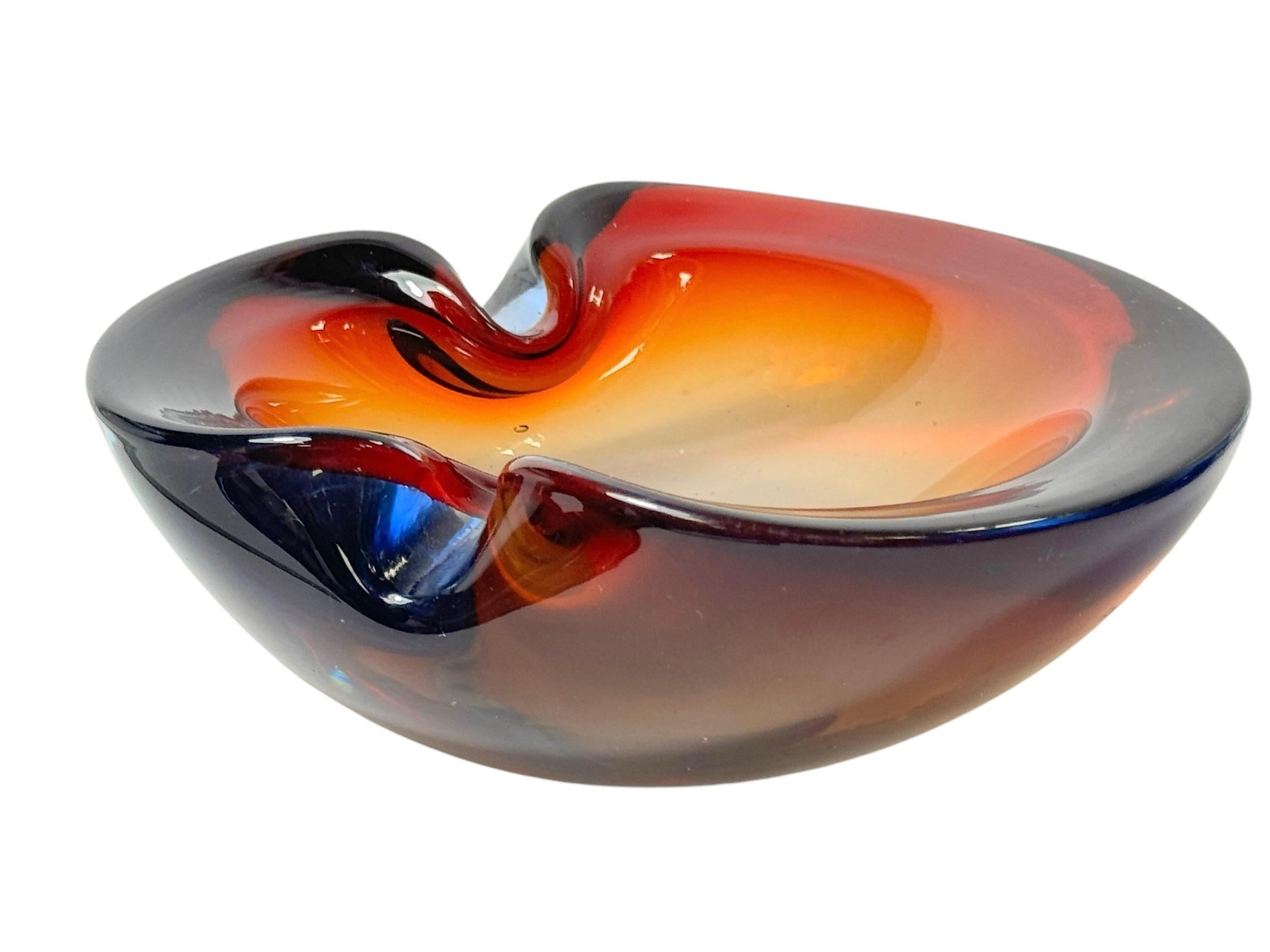 Mid-Century Modern Beautiful Brutalist Murano Sommerso Glass Cigar Ashtray, Vintage, Italy, 1970s