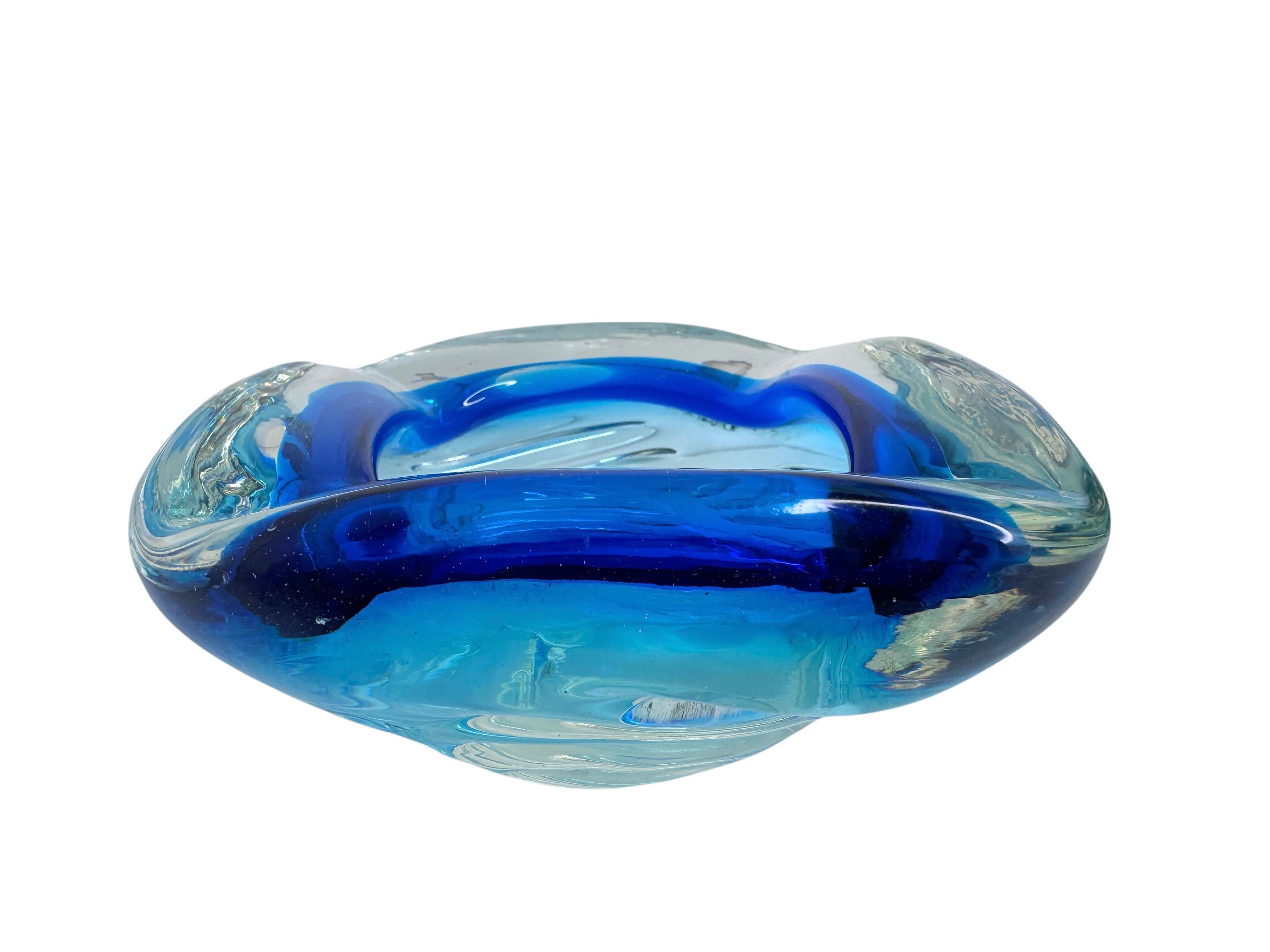 Mid-Century Modern Beautiful Brutalist Murano Sommerso Glass Cigar Ashtray, Vintage, Italy, 1970s For Sale