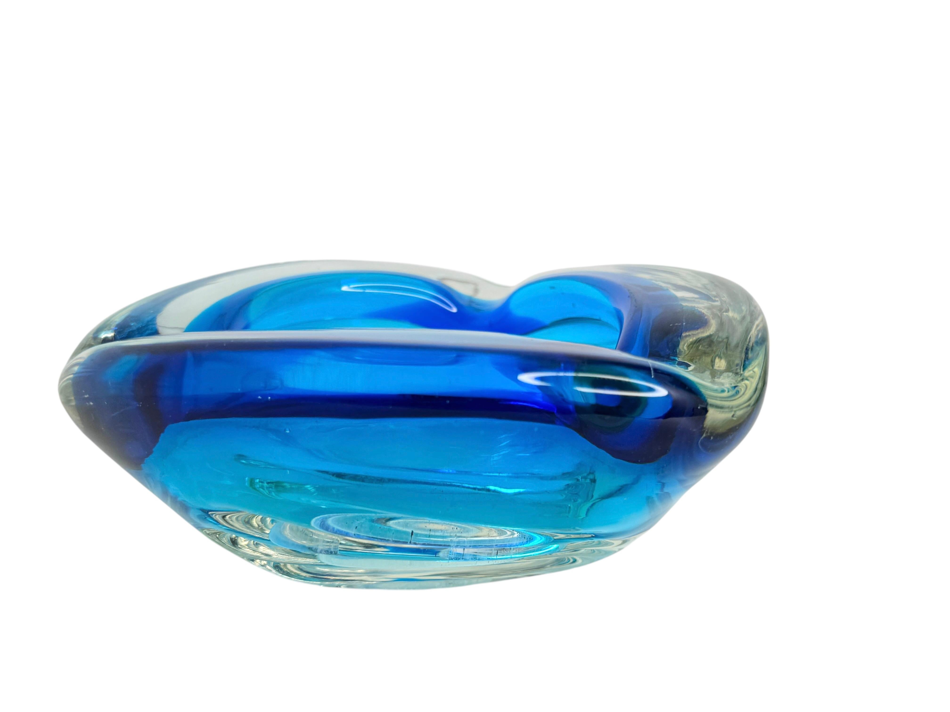 Hand-Crafted Beautiful Brutalist Murano Sommerso Glass Cigar Ashtray, Vintage, Italy, 1970s For Sale