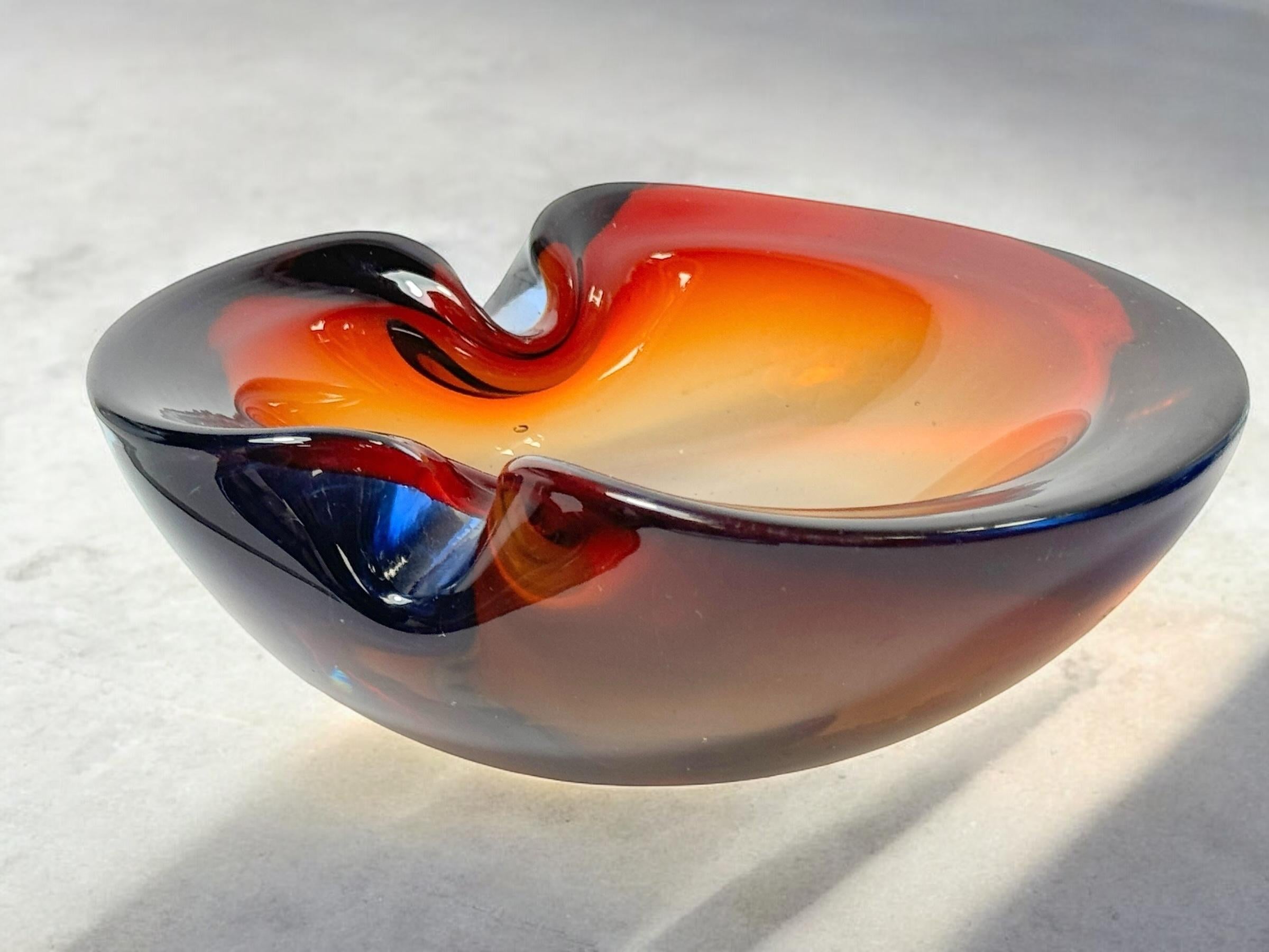 Beautiful Brutalist Murano Sommerso Glass Cigar Ashtray, Vintage, Italy, 1970s 1