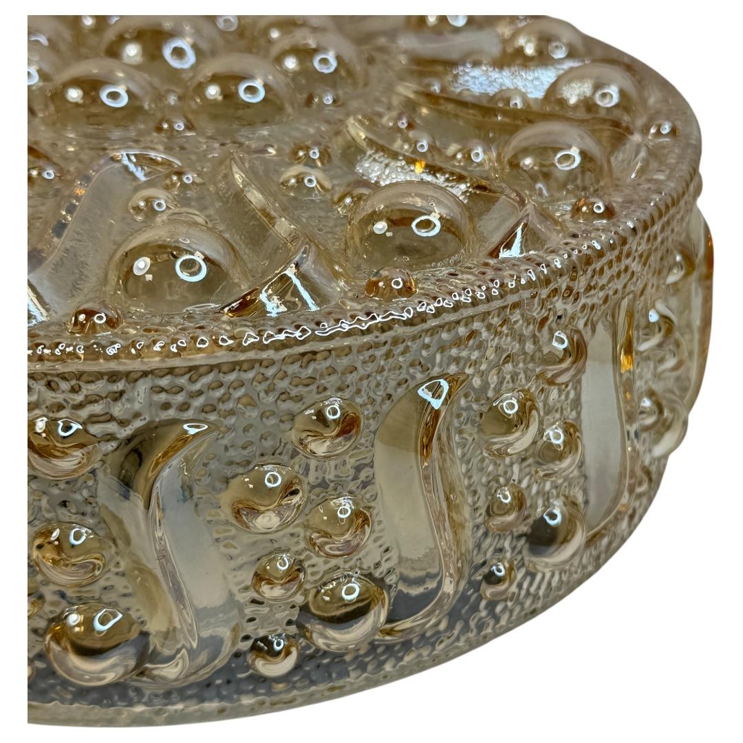 Magnifique plafonnier encastré Limburg en verre ambré à motif de bulles, années 1960 Bon état - En vente à Nuernberg, DE