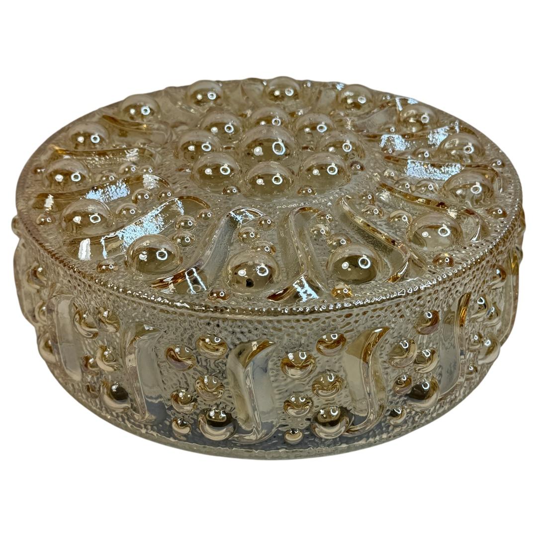 Métal Magnifique plafonnier encastré Limburg en verre ambré à motif de bulles, années 1960 en vente