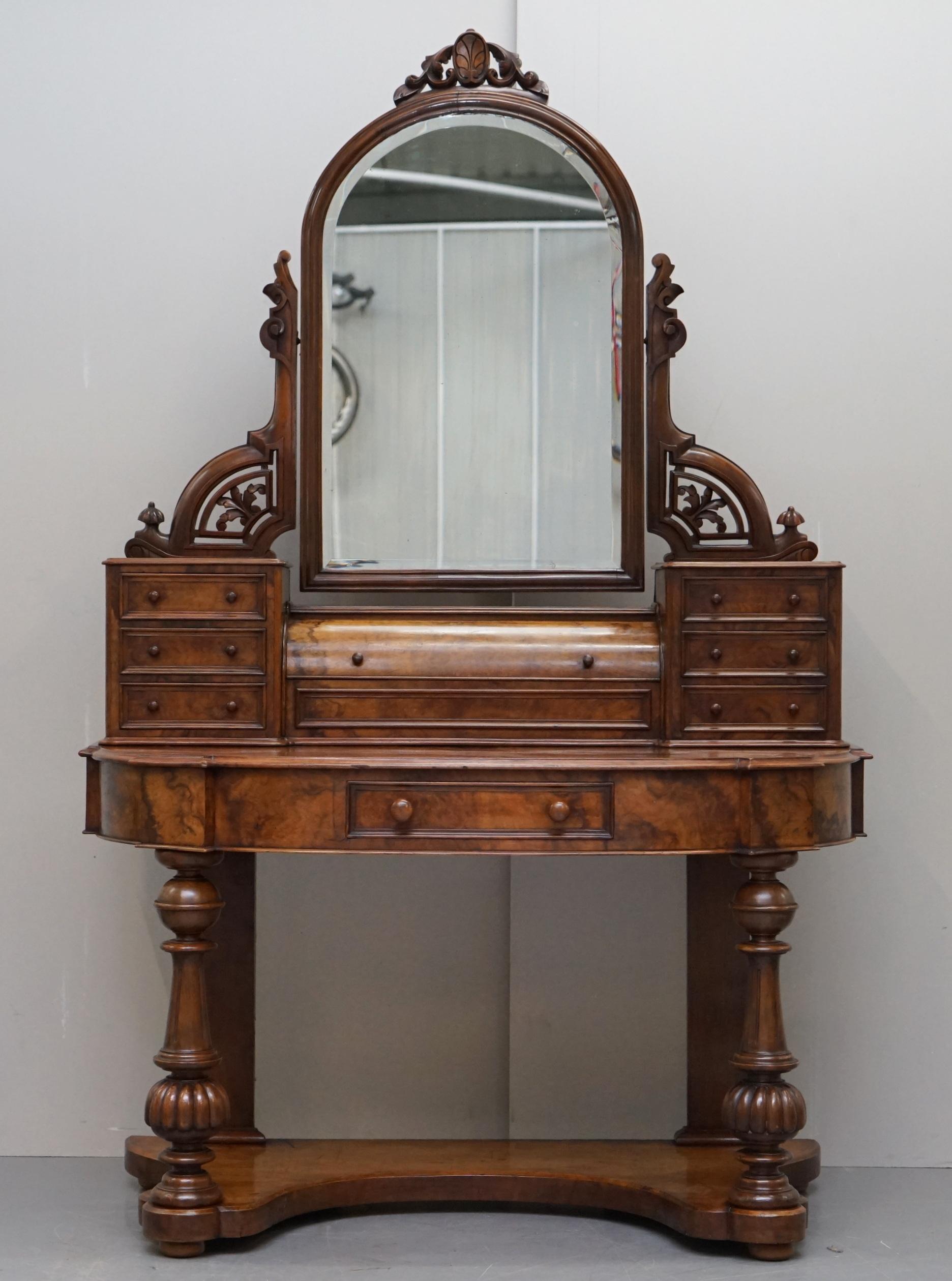 We are delighted to this sublime Victorian burr & quarter cut walnut ladies dressing table with original plate mirror

A very good looking well-made and decorative piece. This table comes complete with the original mercury place mirror, this is