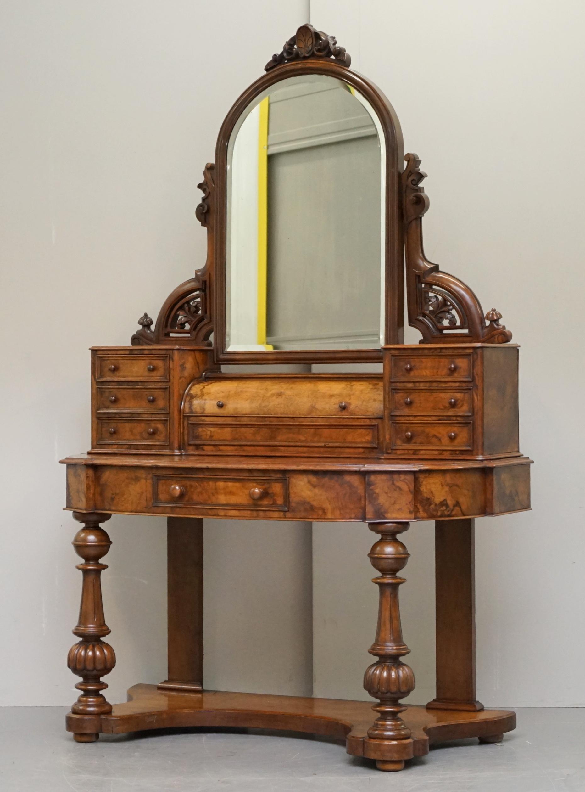 victoria dressing table