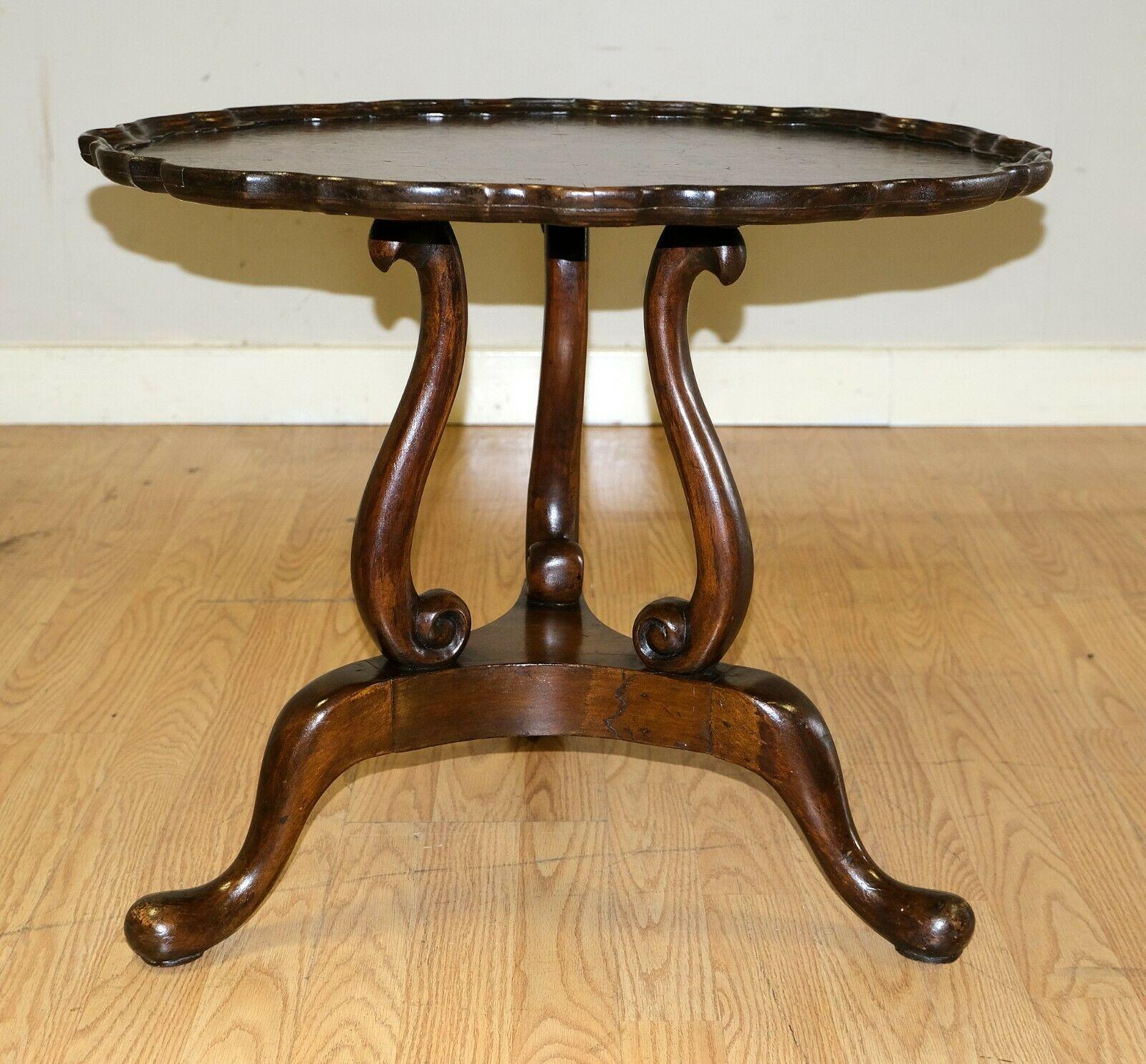 English Beautiful Burr Walnut Brown Tripod Piecrust Edge Side End /Wine Table