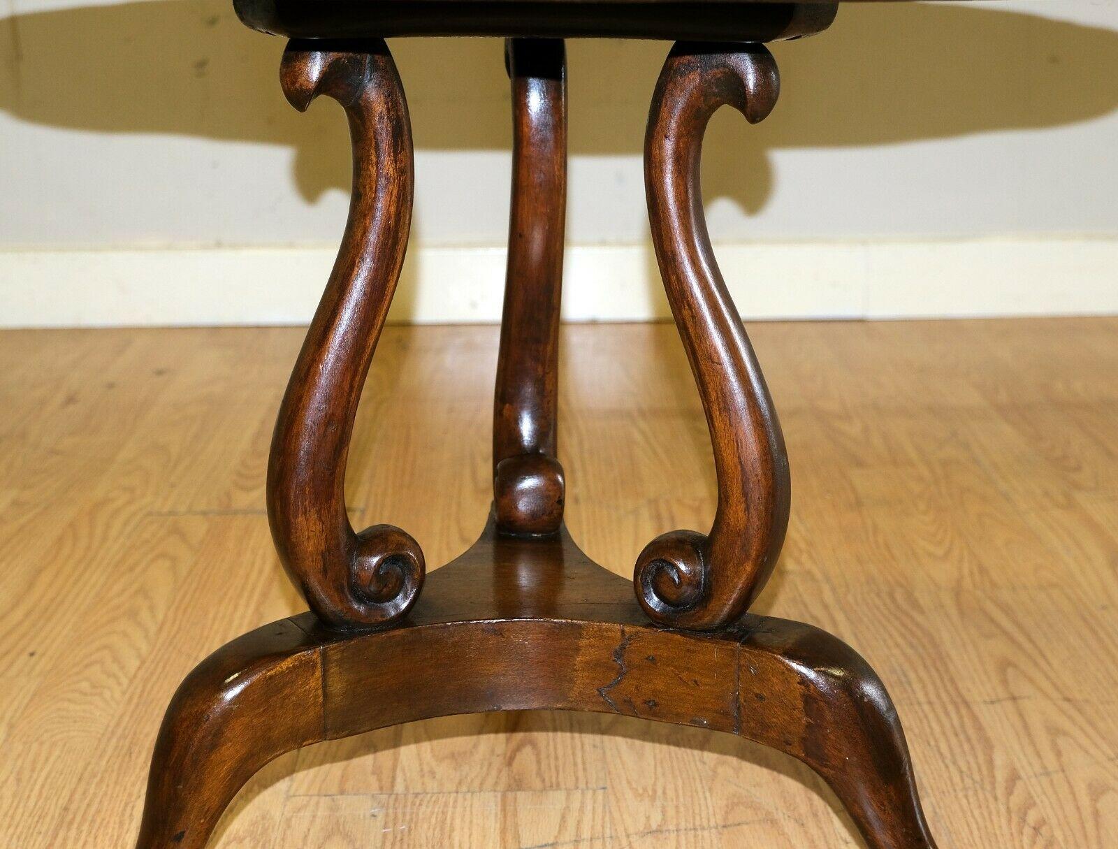 Hand-Crafted Beautiful Burr Walnut Brown Tripod Piecrust Edge Side End /Wine Table