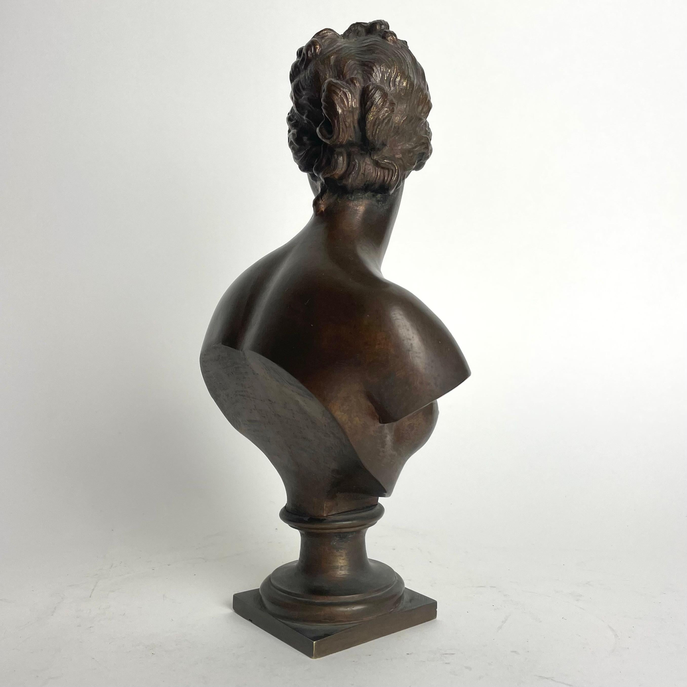 Beautiful Bust of Venus/Aphrodite in Bronze from the 19th Century For Sale 1
