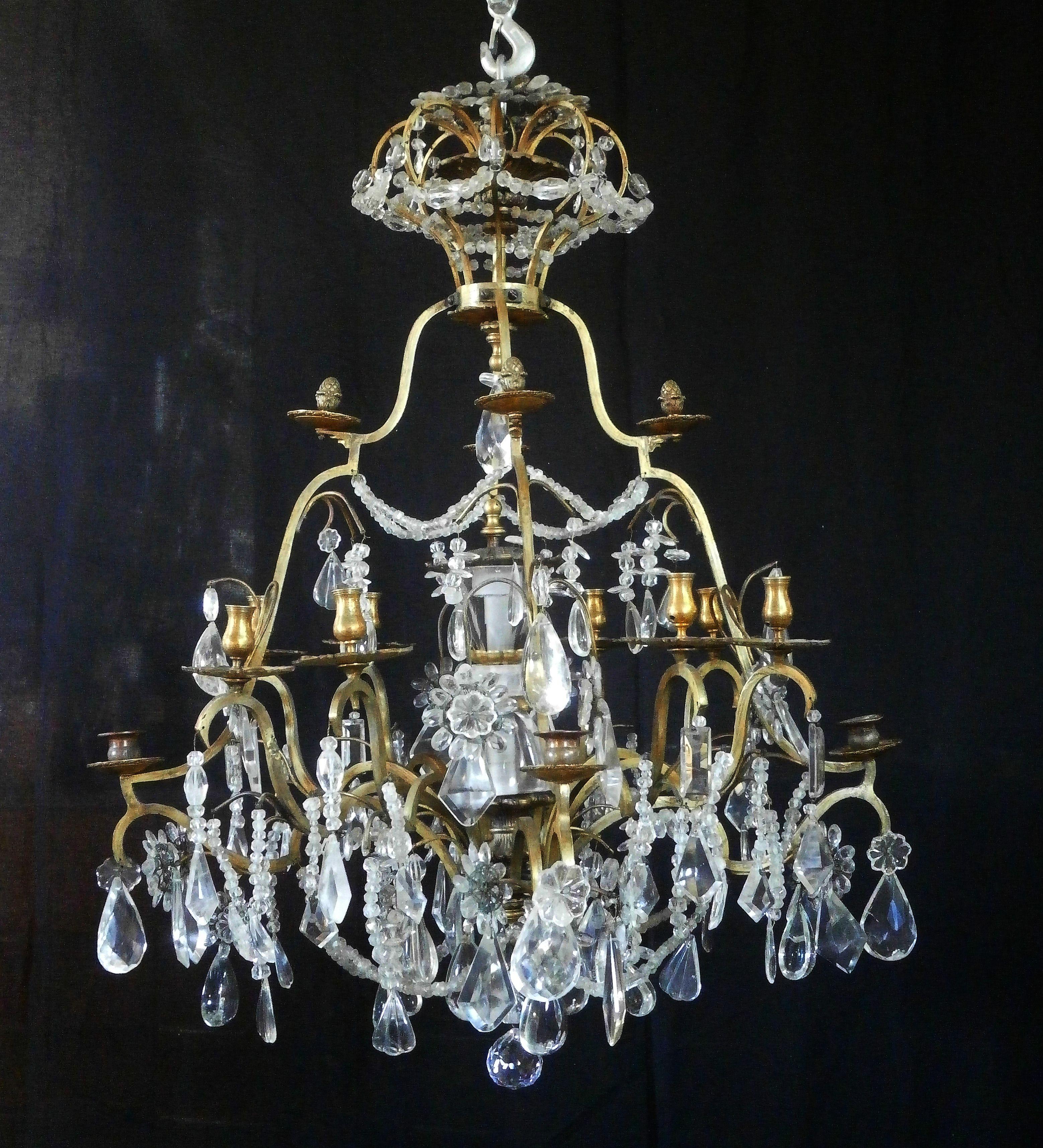 Louis XV Beautiful cage chandelier in rock crystal and gilt bronze, Paris 19th century For Sale