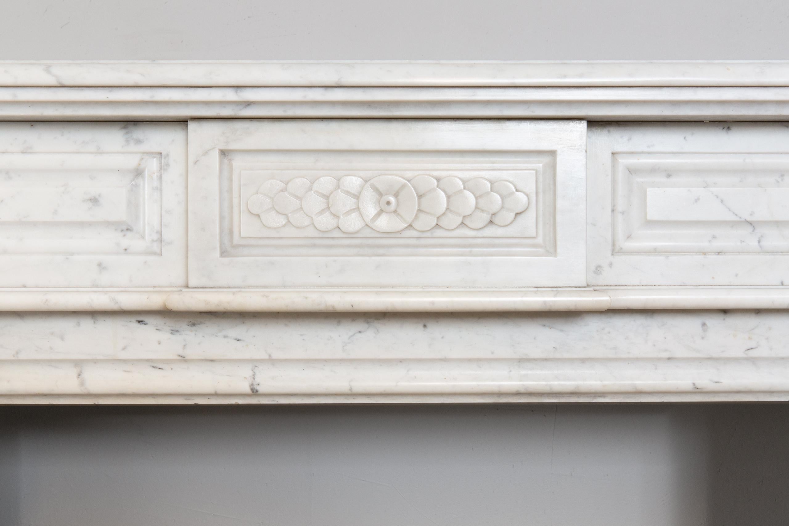 Beautiful French Carrara Marble Antique Marble Neoclassical Fireplace Surround For Sale 1