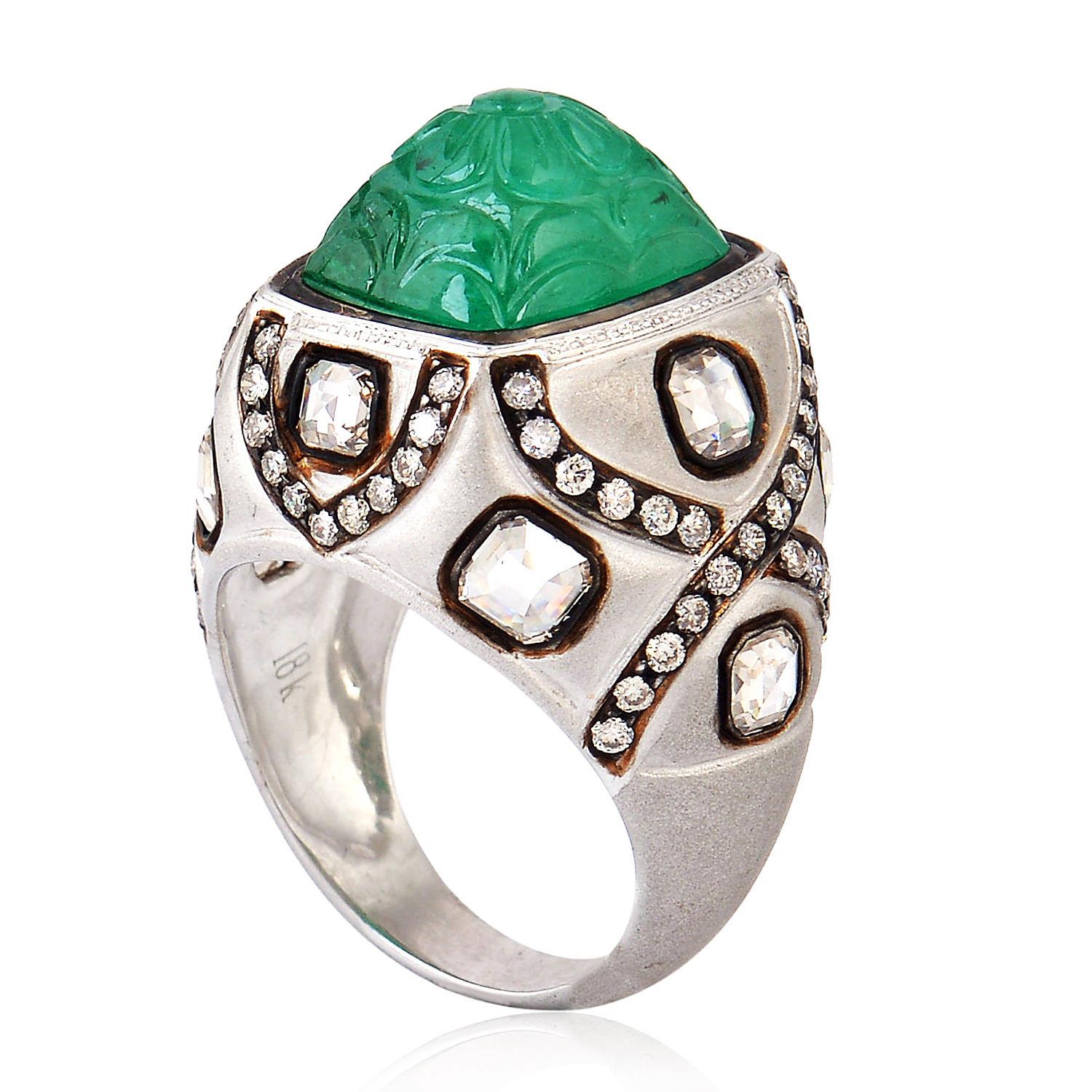 Modern Beautiful Carved Emerald Ring with Diamonds in 18 Karat White Gold For Sale