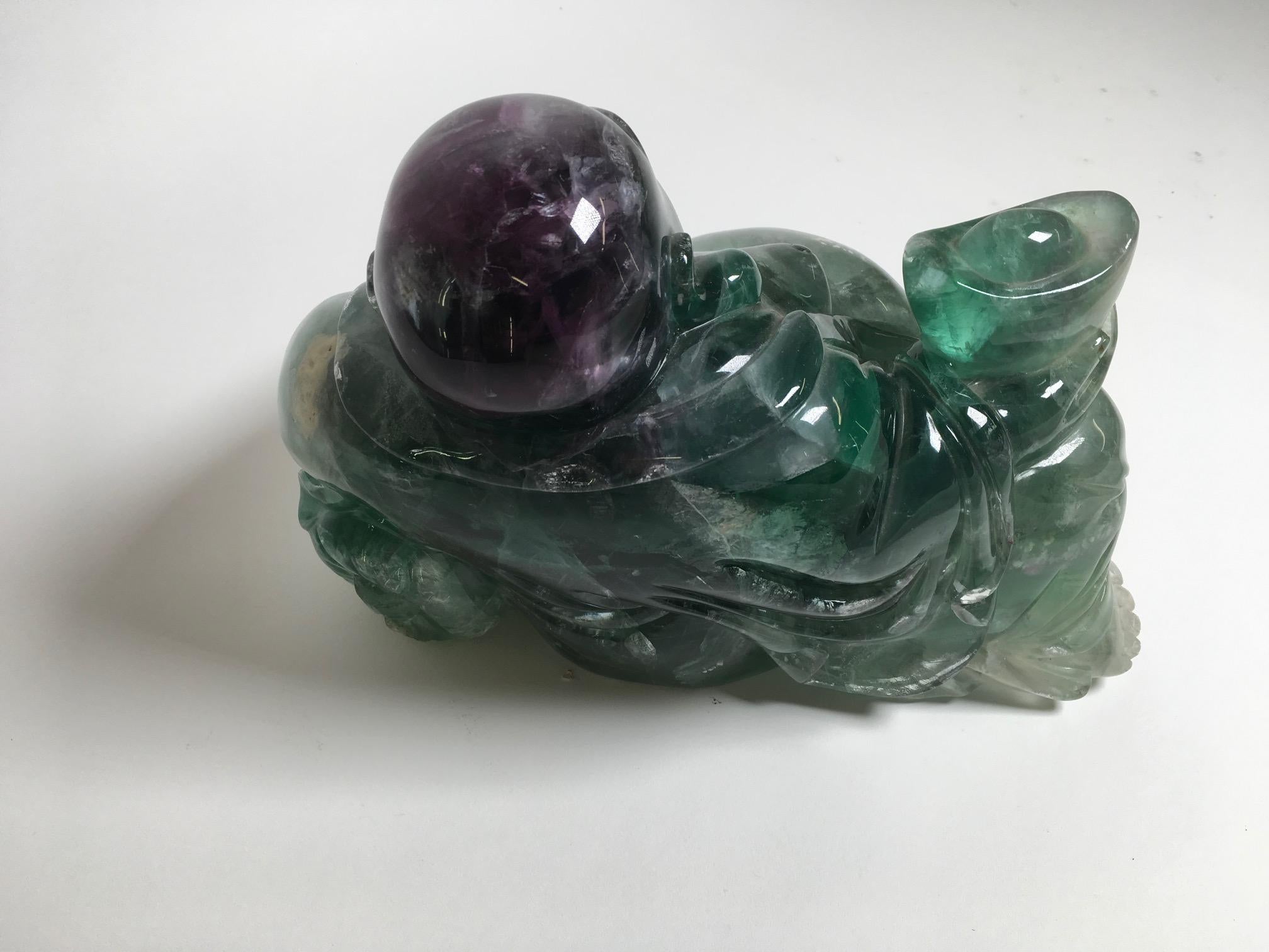 Beautiful Carved Fluorite Sculpture In Excellent Condition For Sale In Milan, Italy
