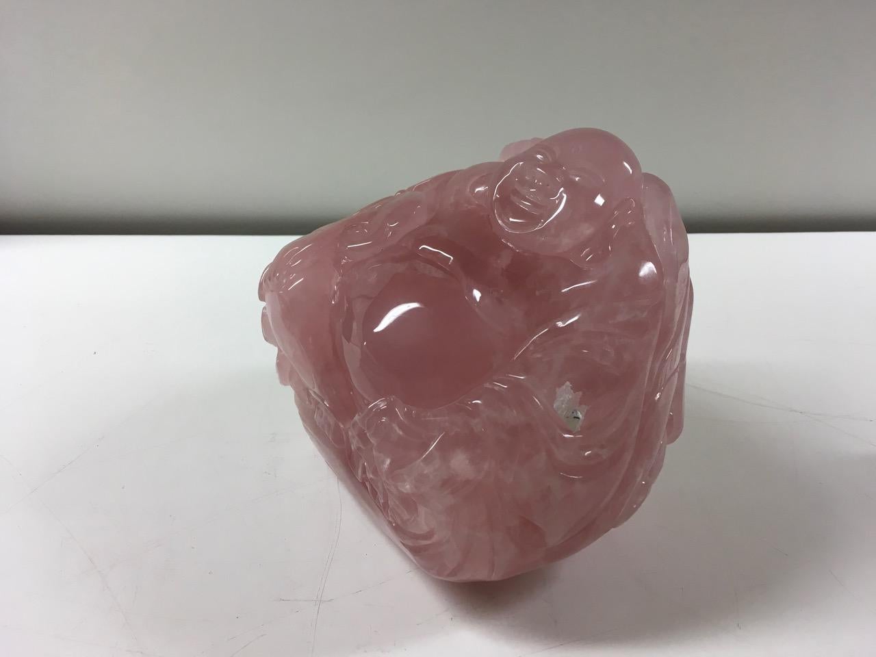 Beautiful Carved Rose Quartz Sculpture In Excellent Condition For Sale In Milan, Italy