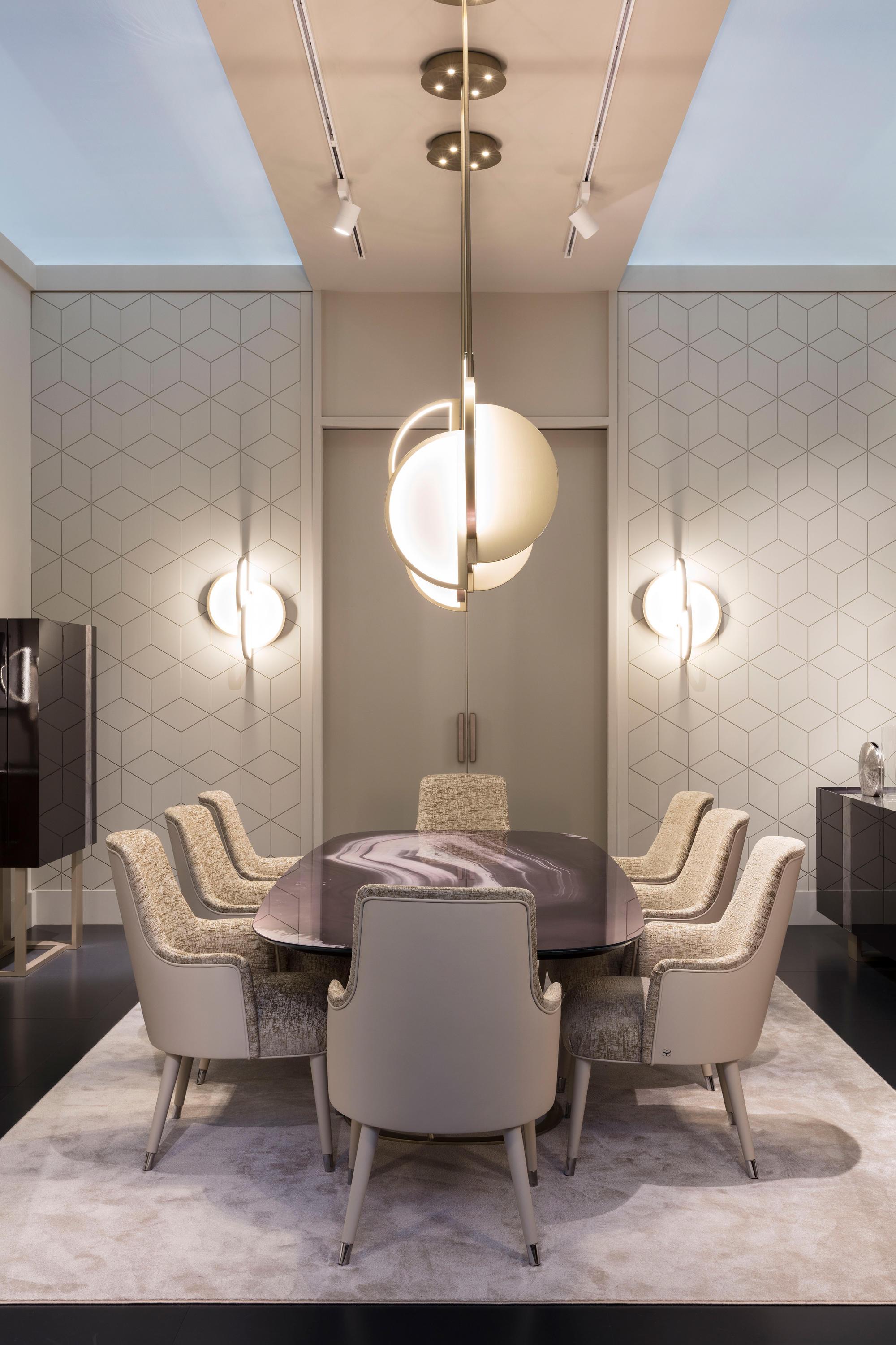 Italiano Bellissima lampada da soffitto Telaio in ottone Finitura champagne O Finitura nichel spazzolato in vendita
