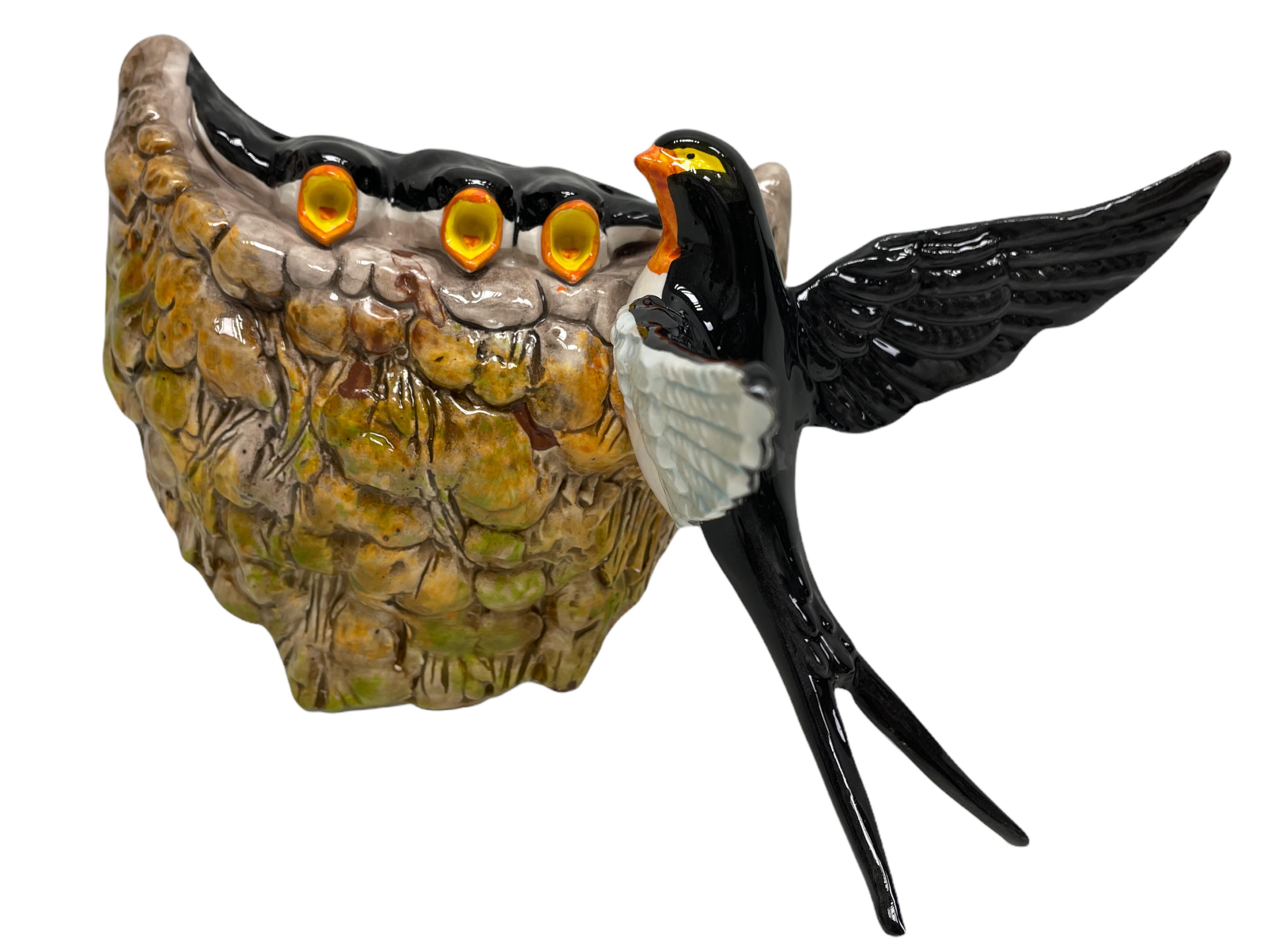 This beautiful black swallows, made and hand painted in Italy will make a nice addition to your room.
Made in Italy, about 1980s they are still a nice wall decoration.
