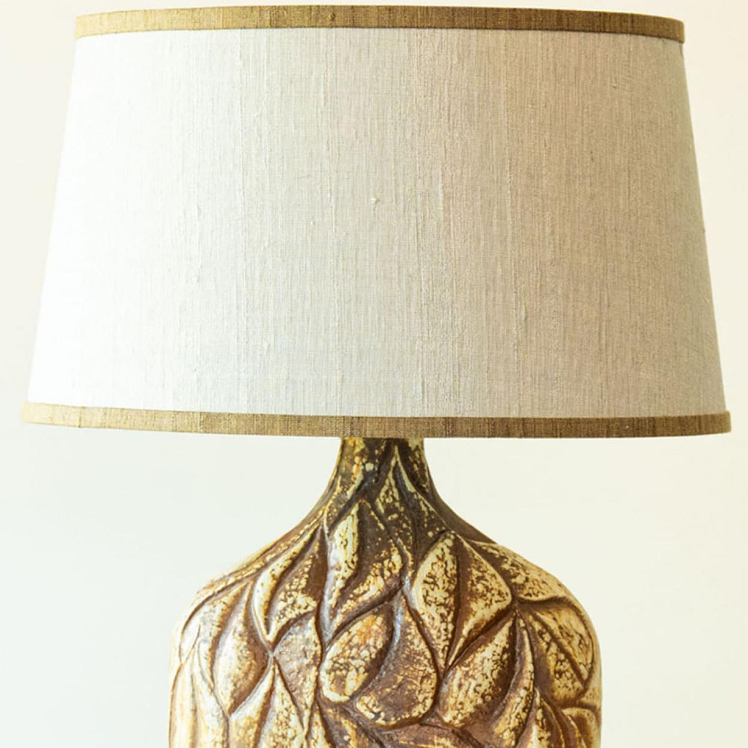 Schöne Keramik-Tischlampe, neuer Lampenschirm von R. Houben, 1970 (Sonstiges) im Angebot