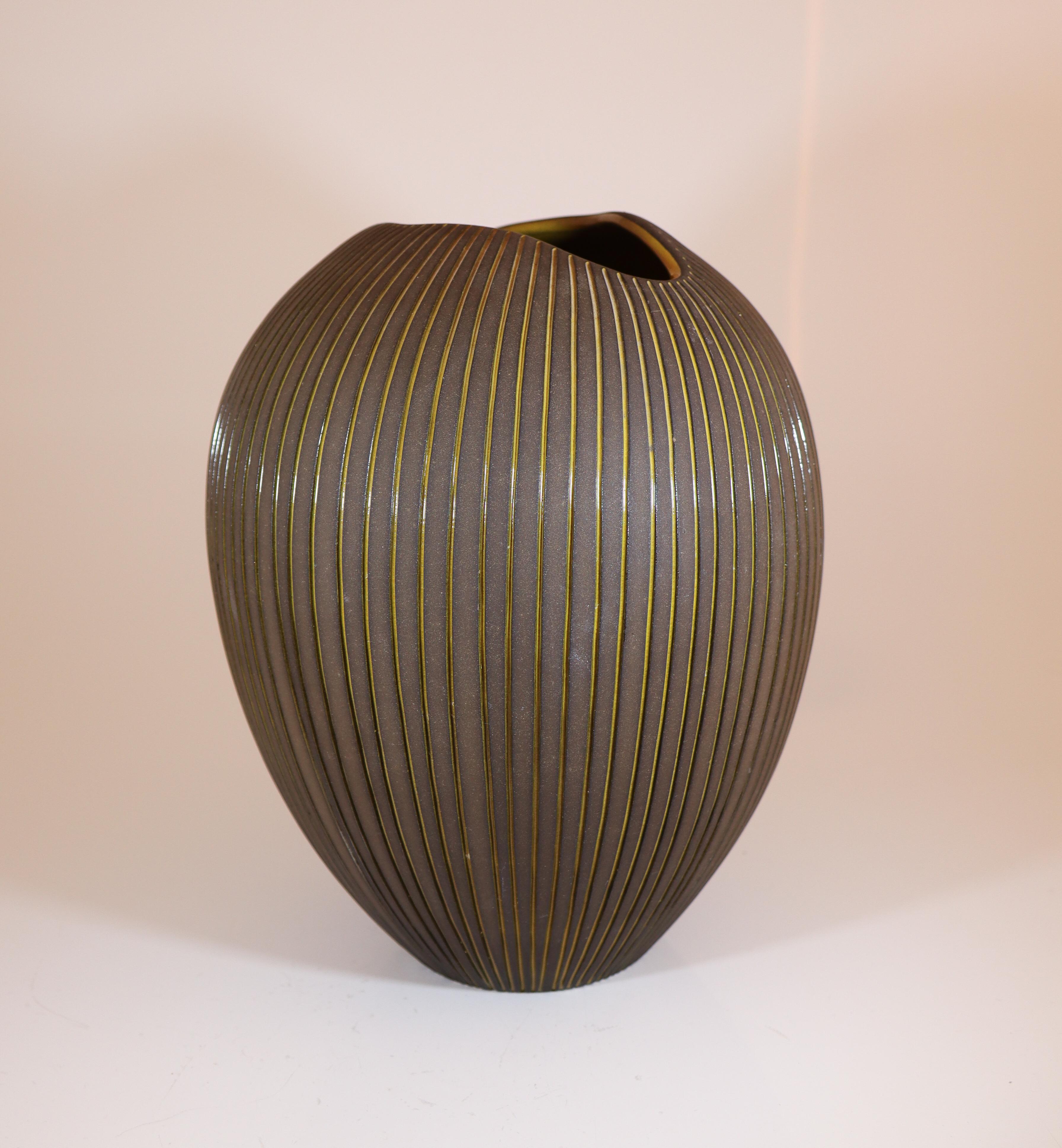 Scandinavian Modern Cocos Vase, Matte Brown Glaze with Carved Relief Lines For Sale 2