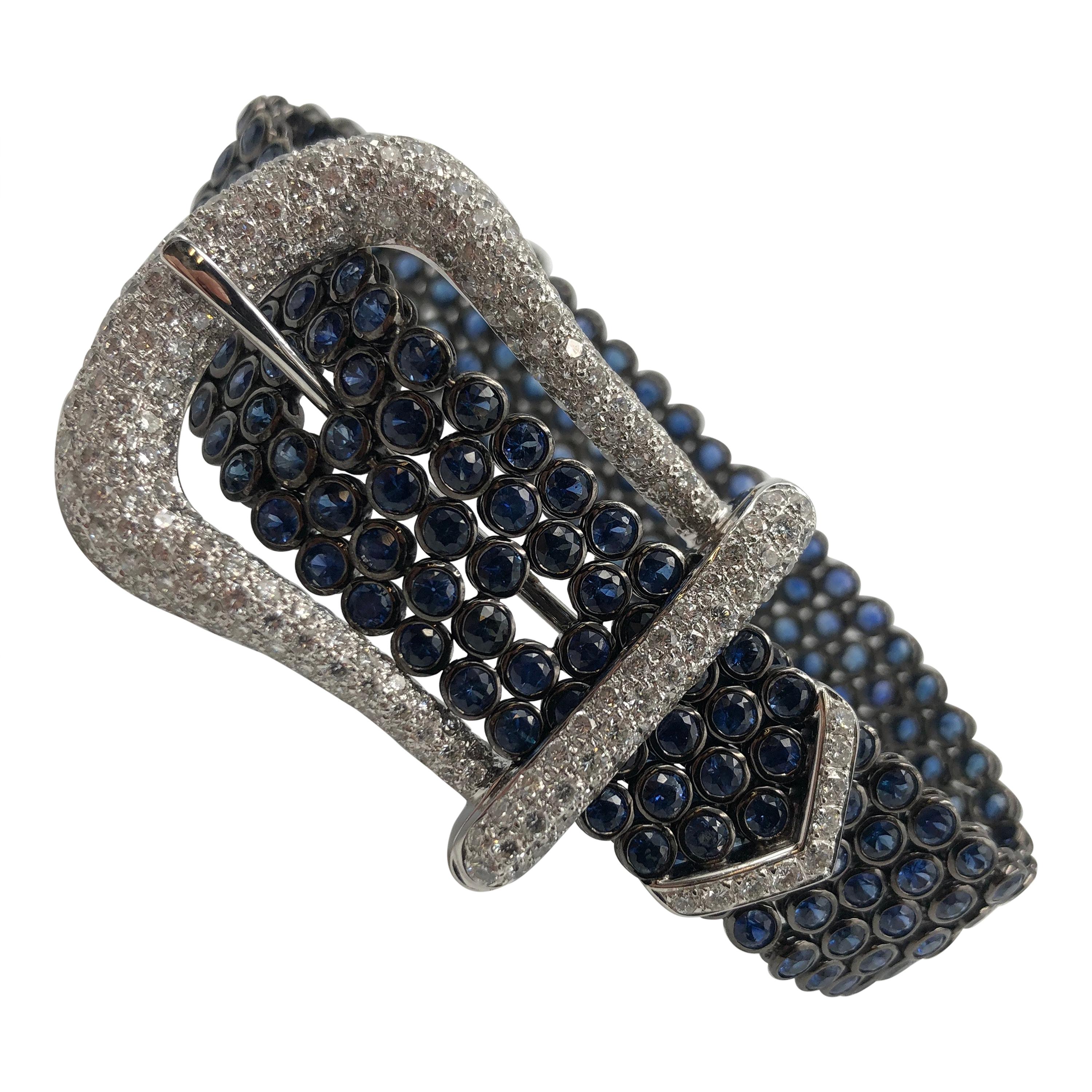 Beautiful Ceylon Sapphire and Diamond Buckle Bracelet 18 Karat For Sale