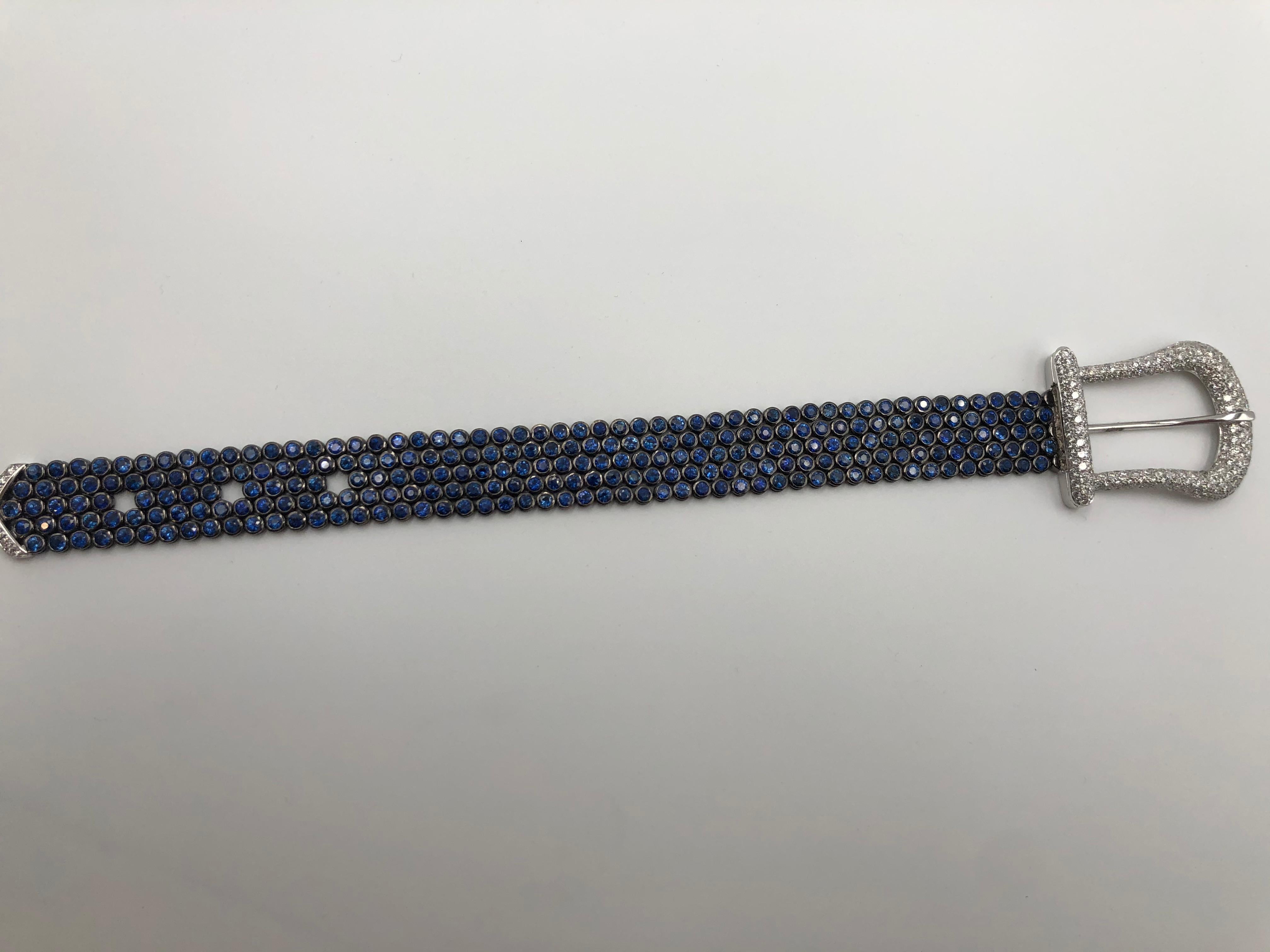 Beautiful Ceylon Sapphire and Diamond Buckle Bracelet 18 Karat In New Condition For Sale In New York, NY