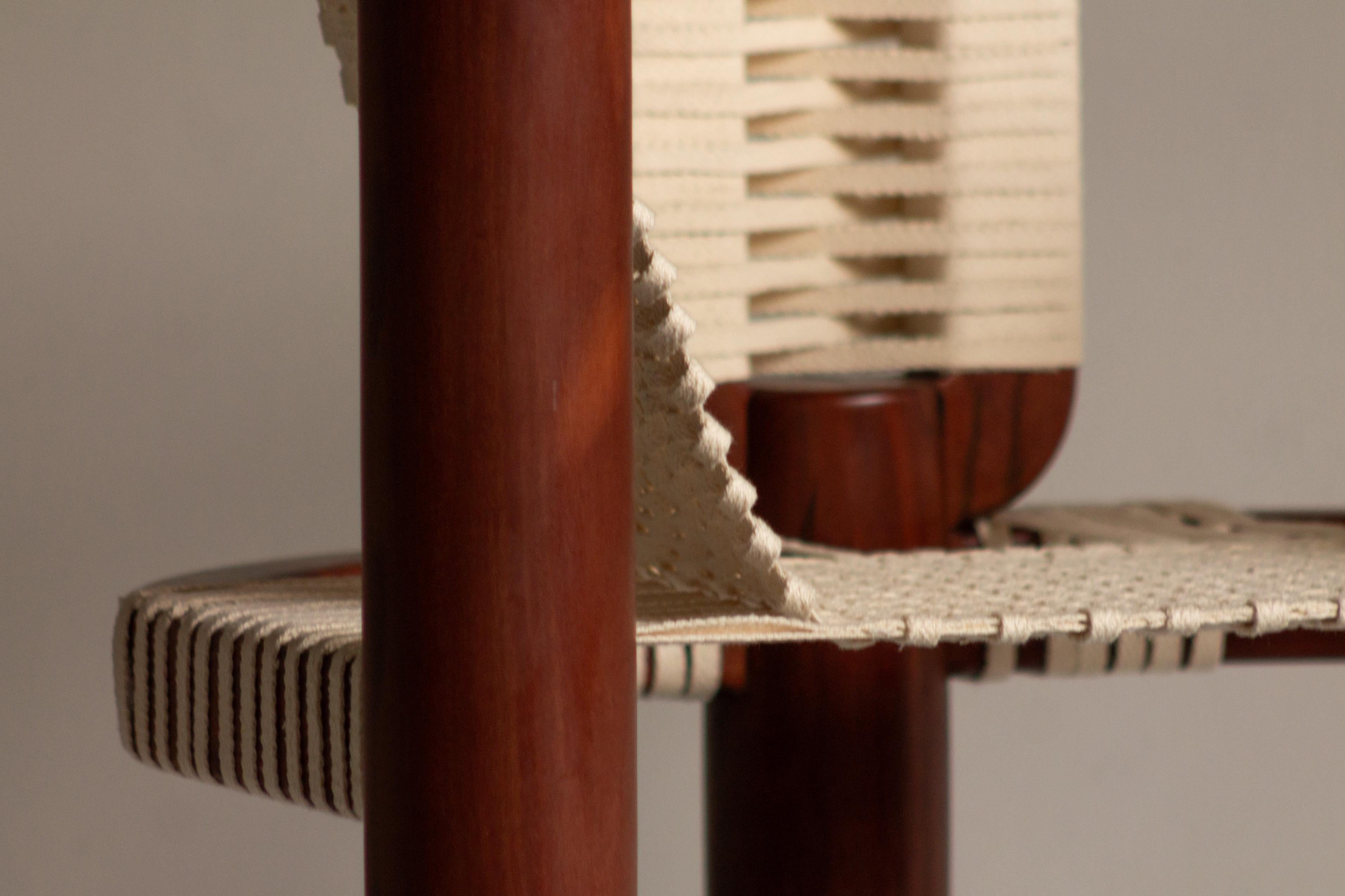 The Vestige refers to the memory
of the traditions of cultures that are observed for imitation and example. Alluding to its name, this collection of furniture stands as a contemporary tribute to the emblematic tradition of the hammock, so latent in