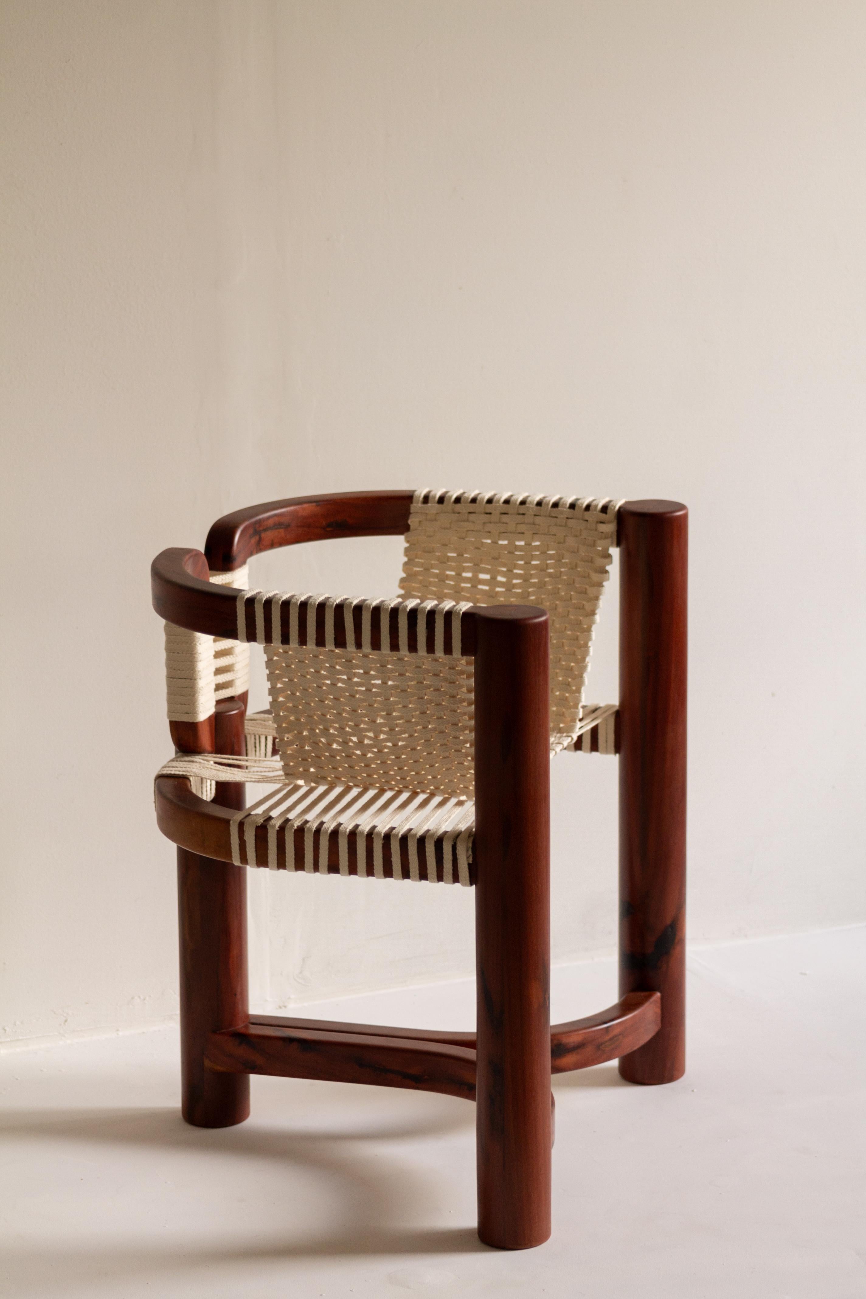 Beautiful chair with woven seat made in Mexican Chicozapote wood In Excellent Condition For Sale In Ciudad De México, MX