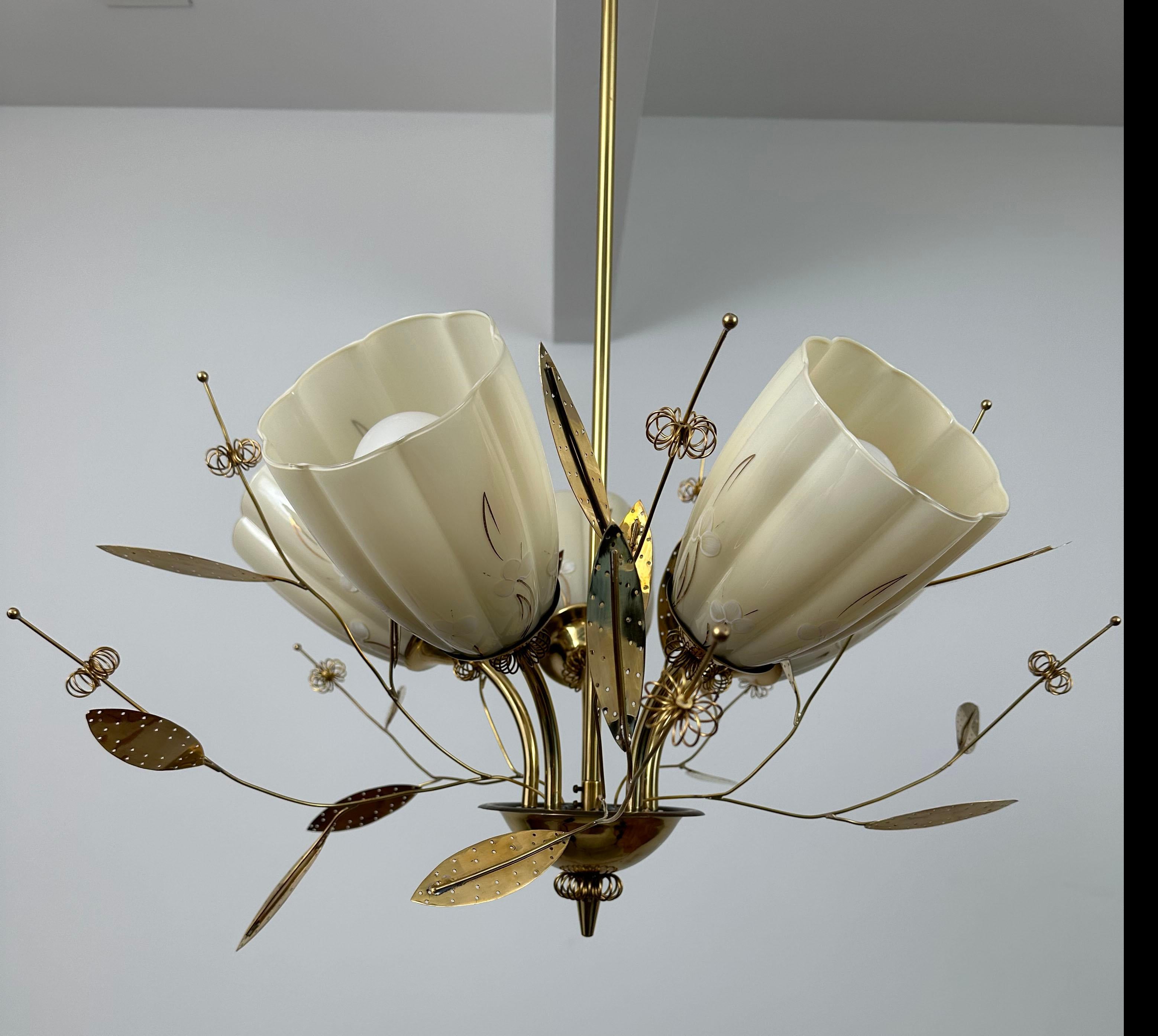Beautiful Chandelier / Pendant Ceiling Light by Itsu, Finland, 1950s For Sale 4