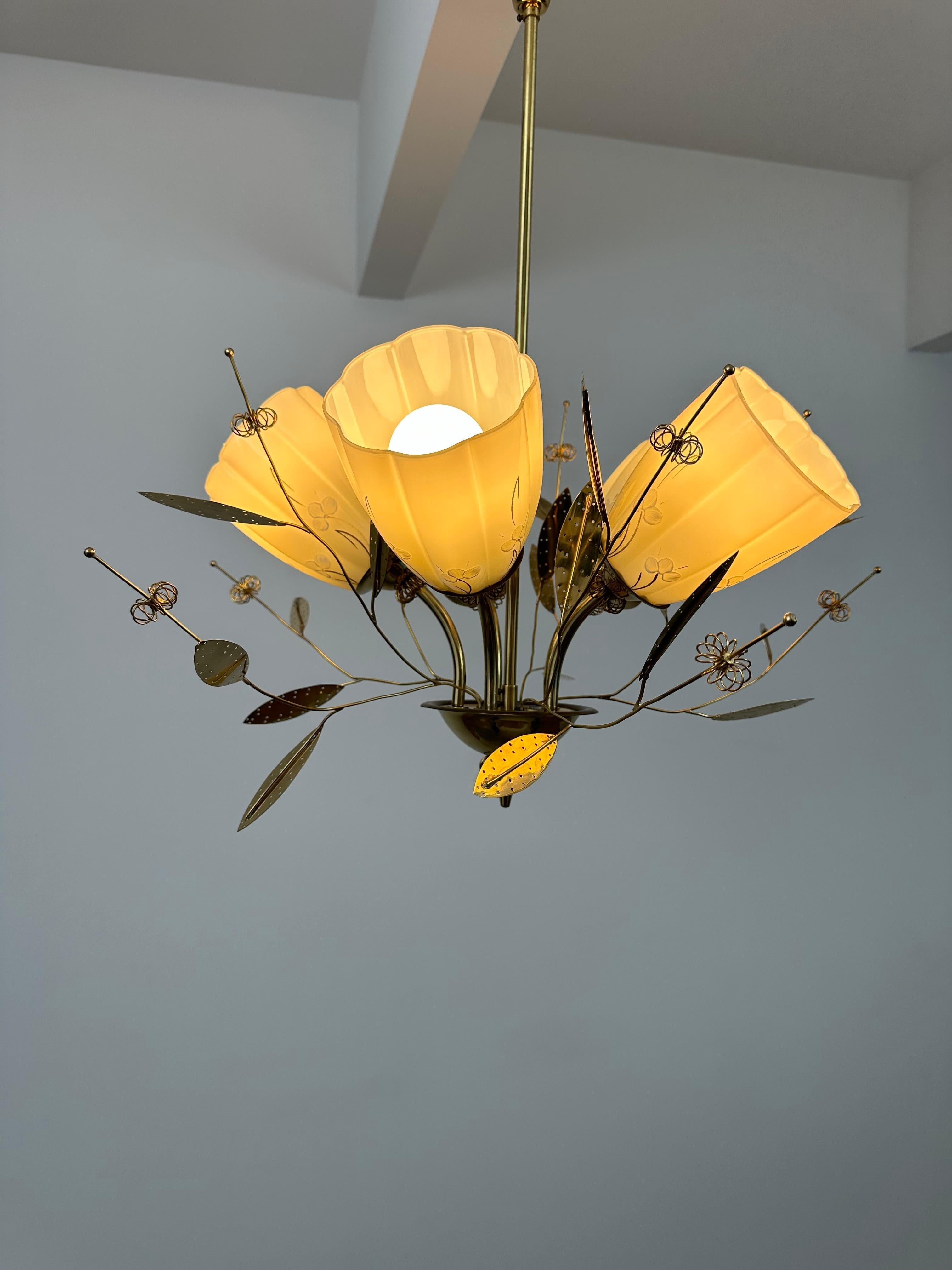 Beautiful Chandelier / Pendant Ceiling Light by Itsu, Finland, 1950s In Excellent Condition For Sale In Espoo, FI