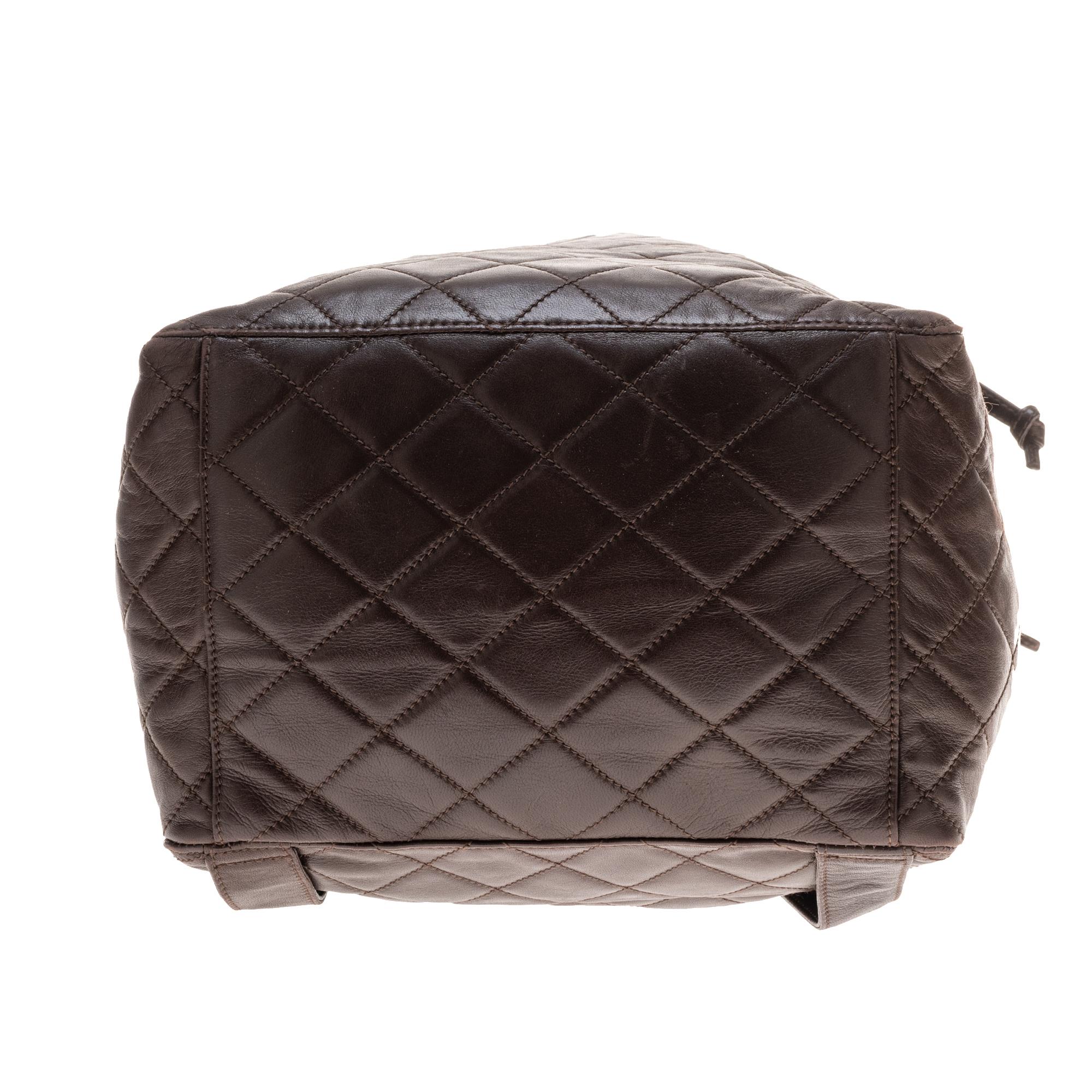 Beautiful Chanel Backpack in quilted brown lambskin ! 3