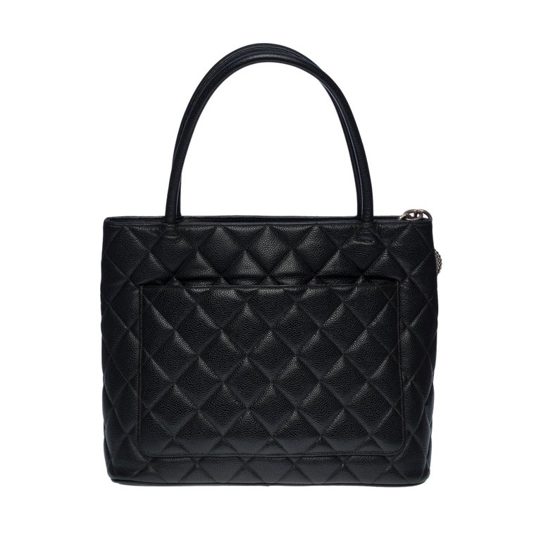 Beautiful Chanel Cabas Medallion bag in black caviar leather, SHW