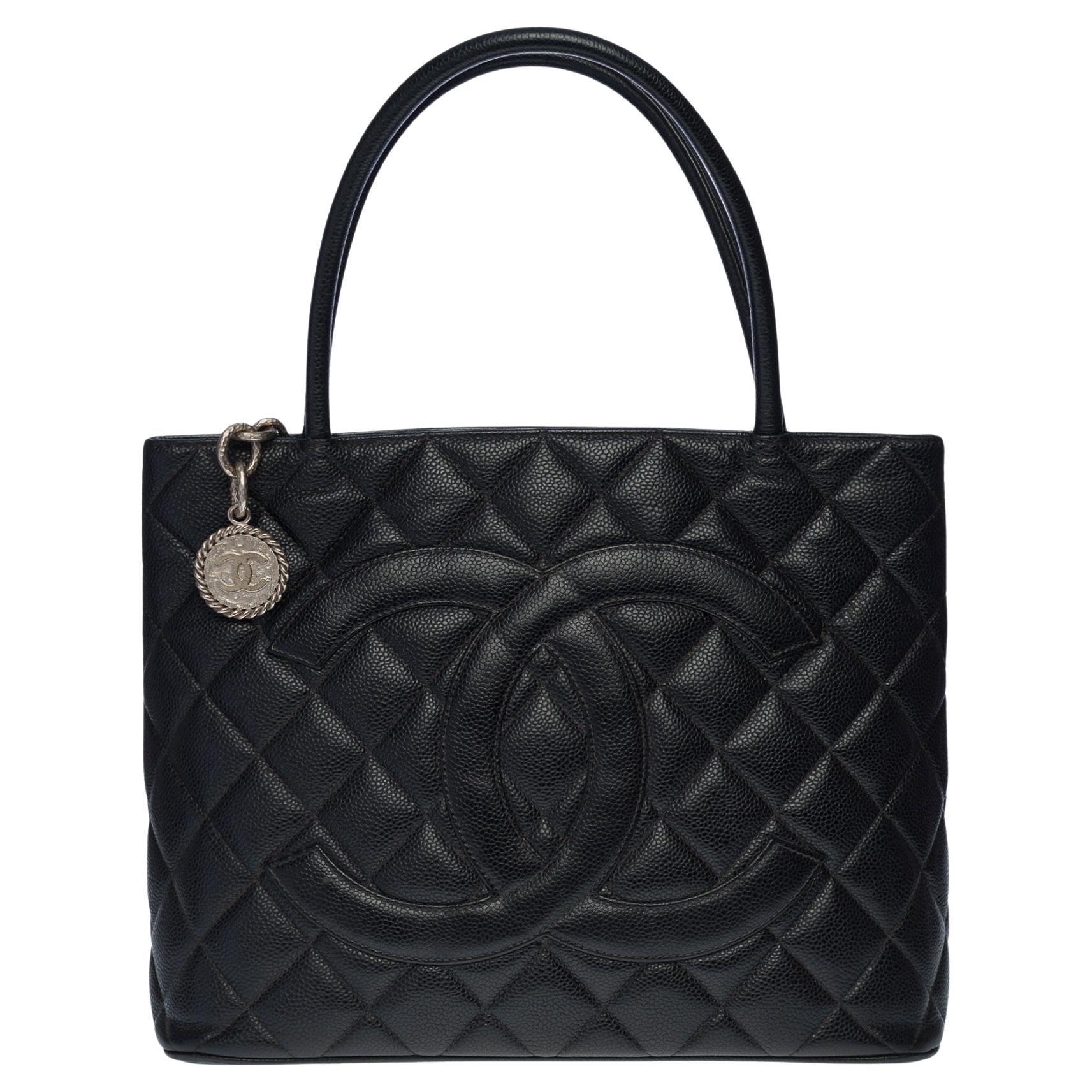 Beautiful Chanel Cabas Medallion bag in black caviar leather, SHW For Sale