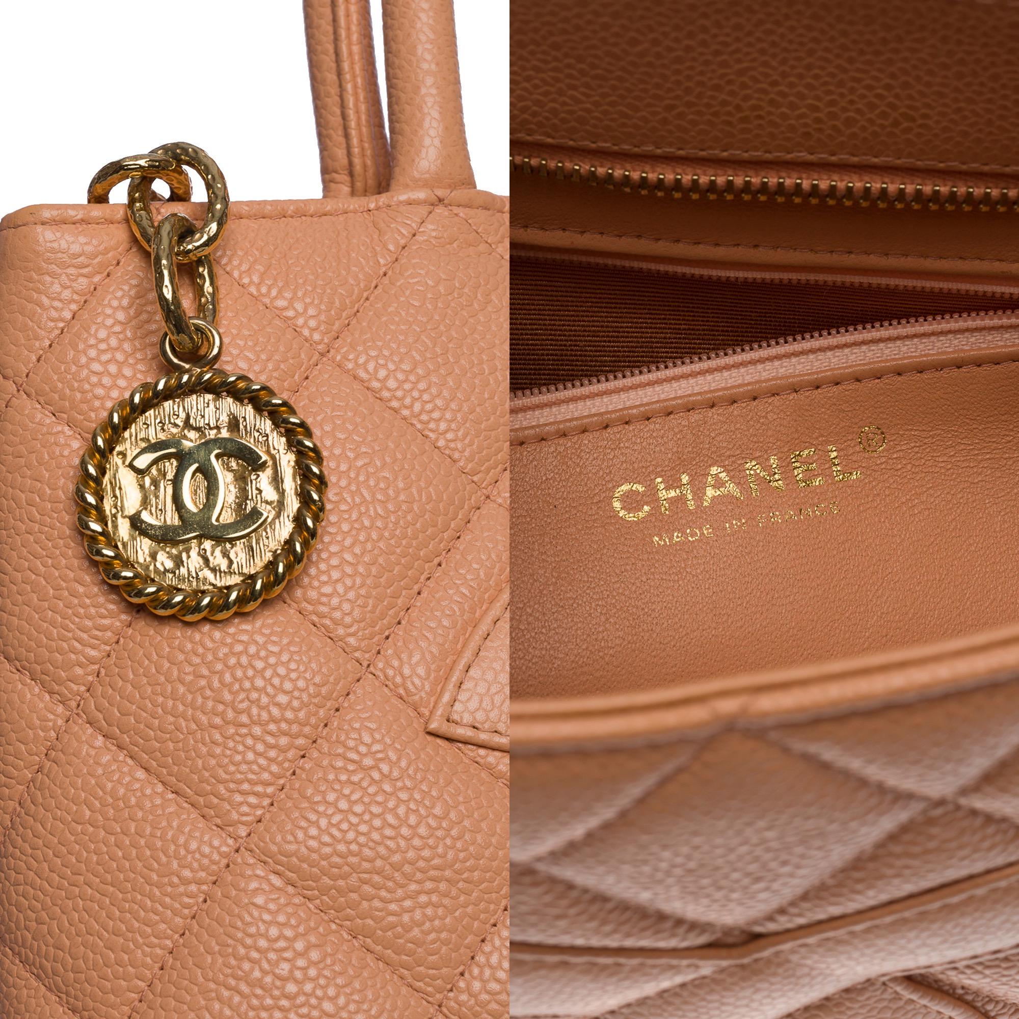 Beautiful Chanel Cabas Medallion bag in salmon caviar leather, GHW For Sale 1