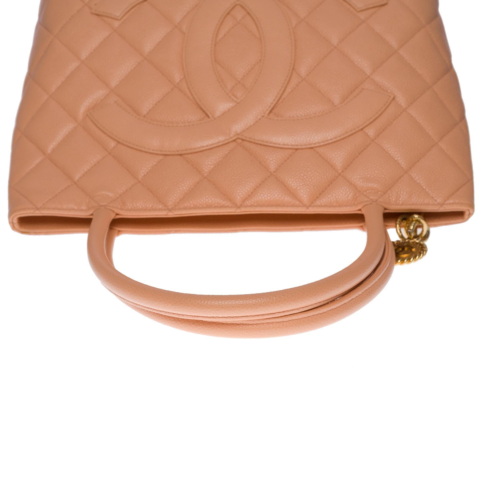 Beautiful Chanel Cabas Medallion bag in salmon caviar leather, GHW For Sale 4