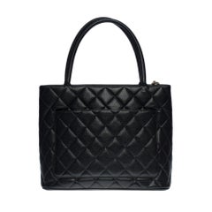 Magnifique sac Fourre-tout Chanel Medaillon en cuir caviar noir, PHW