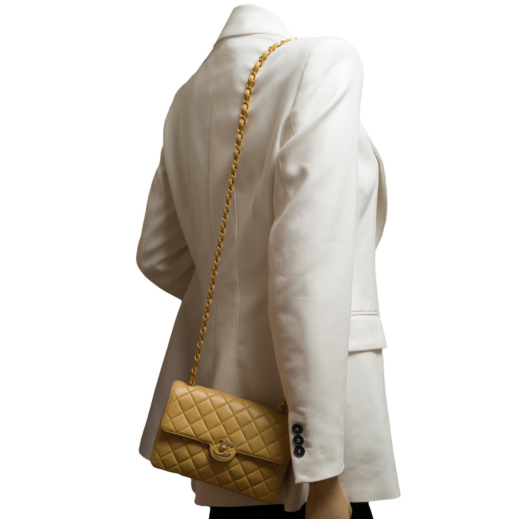 Beautiful Chanel Timeless Mini shoulder Flap bag in beige quilted lambskin, GHW For Sale 8