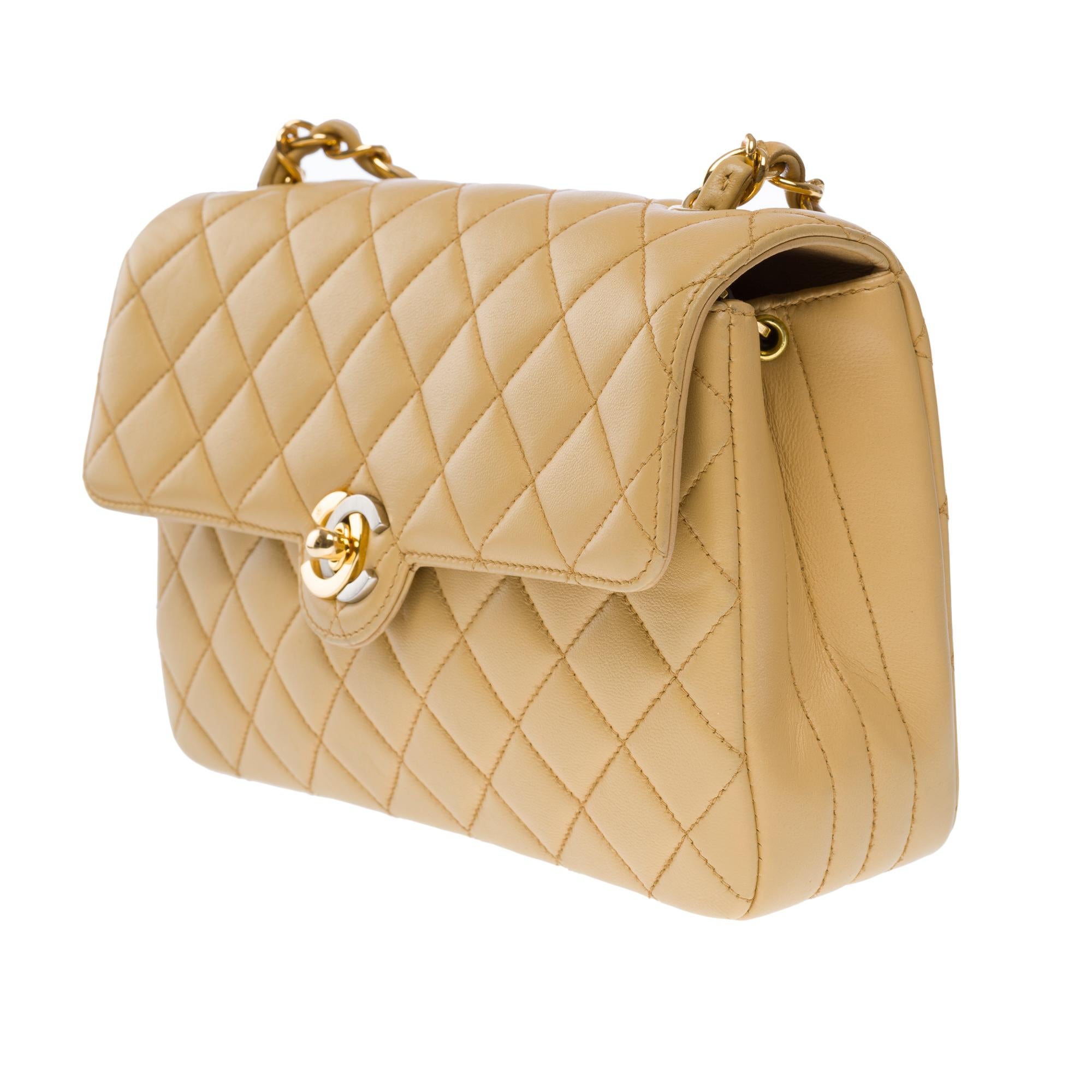 Women's Beautiful Chanel Timeless Mini shoulder Flap bag in beige quilted lambskin, GHW For Sale