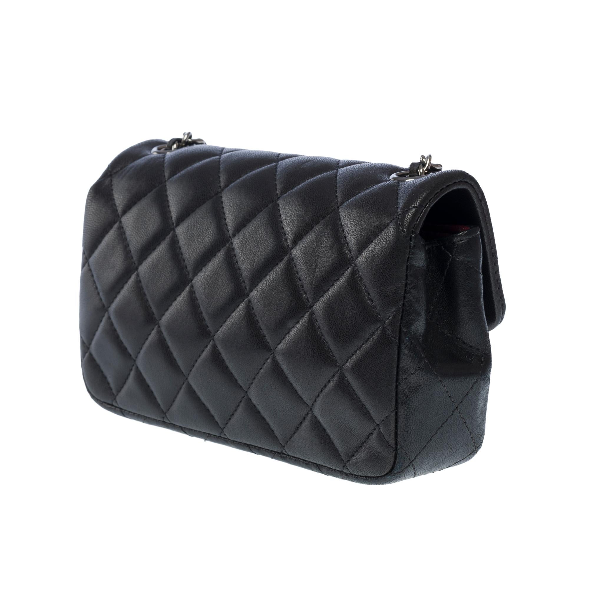 Schöne Chanel Timeless Mini-Schultertasche mit Klappe aus schwarzem gestepptem Lammfell, BSHW 2