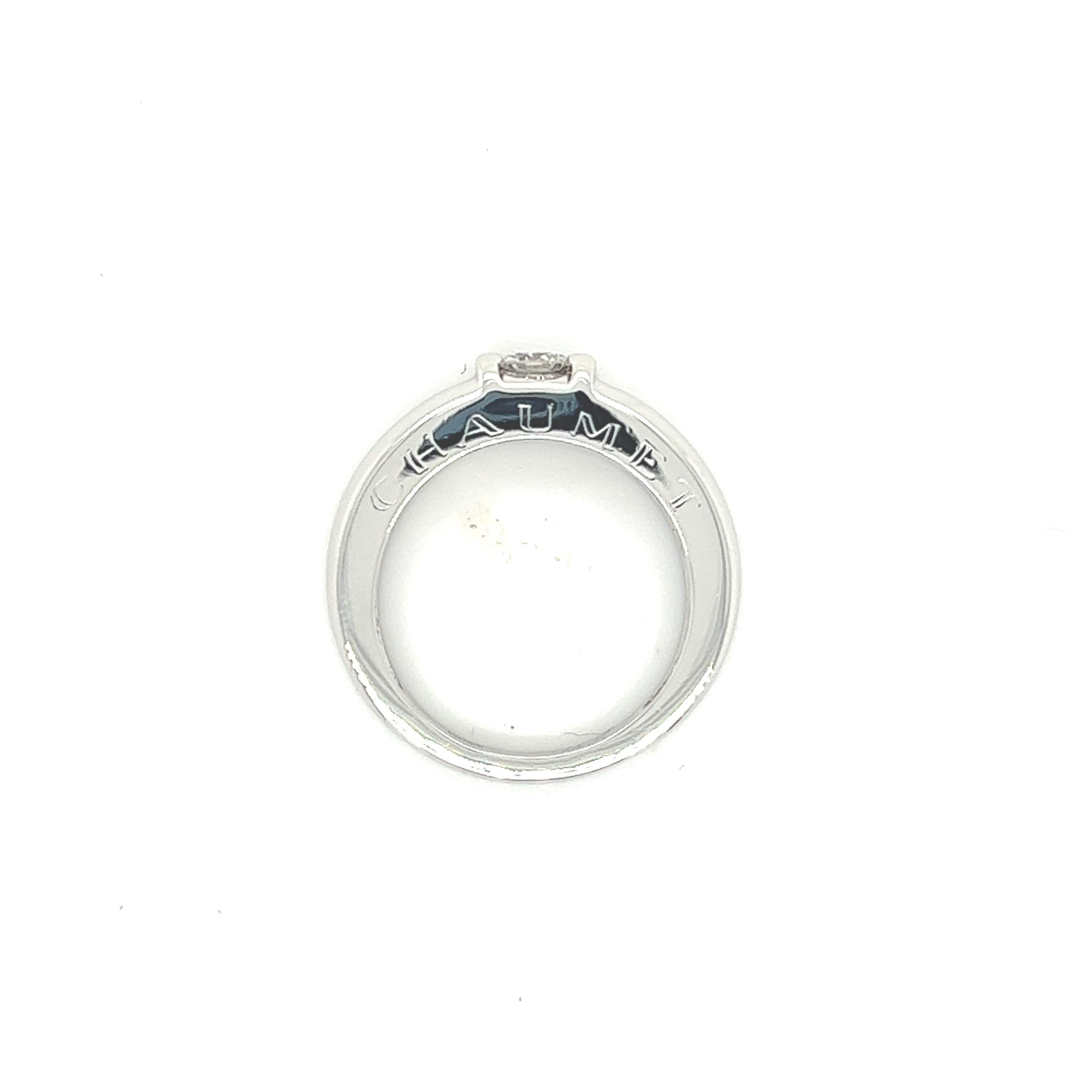 Belle bague Chaumet en or blanc et diamants 0,25 carat  en vente 2