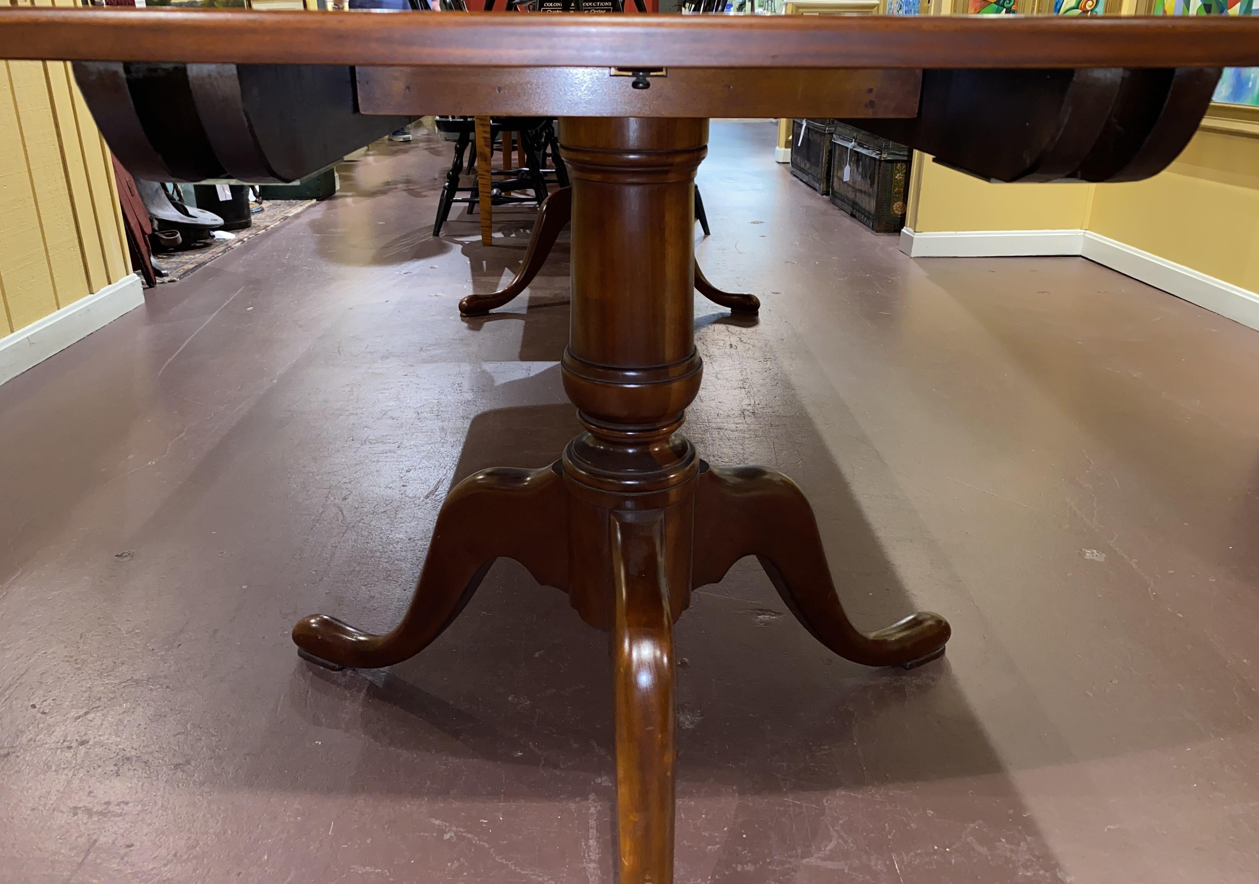 Beautiful Cherrywood Double Pedestal Dining Table with Leaves For Sale 4