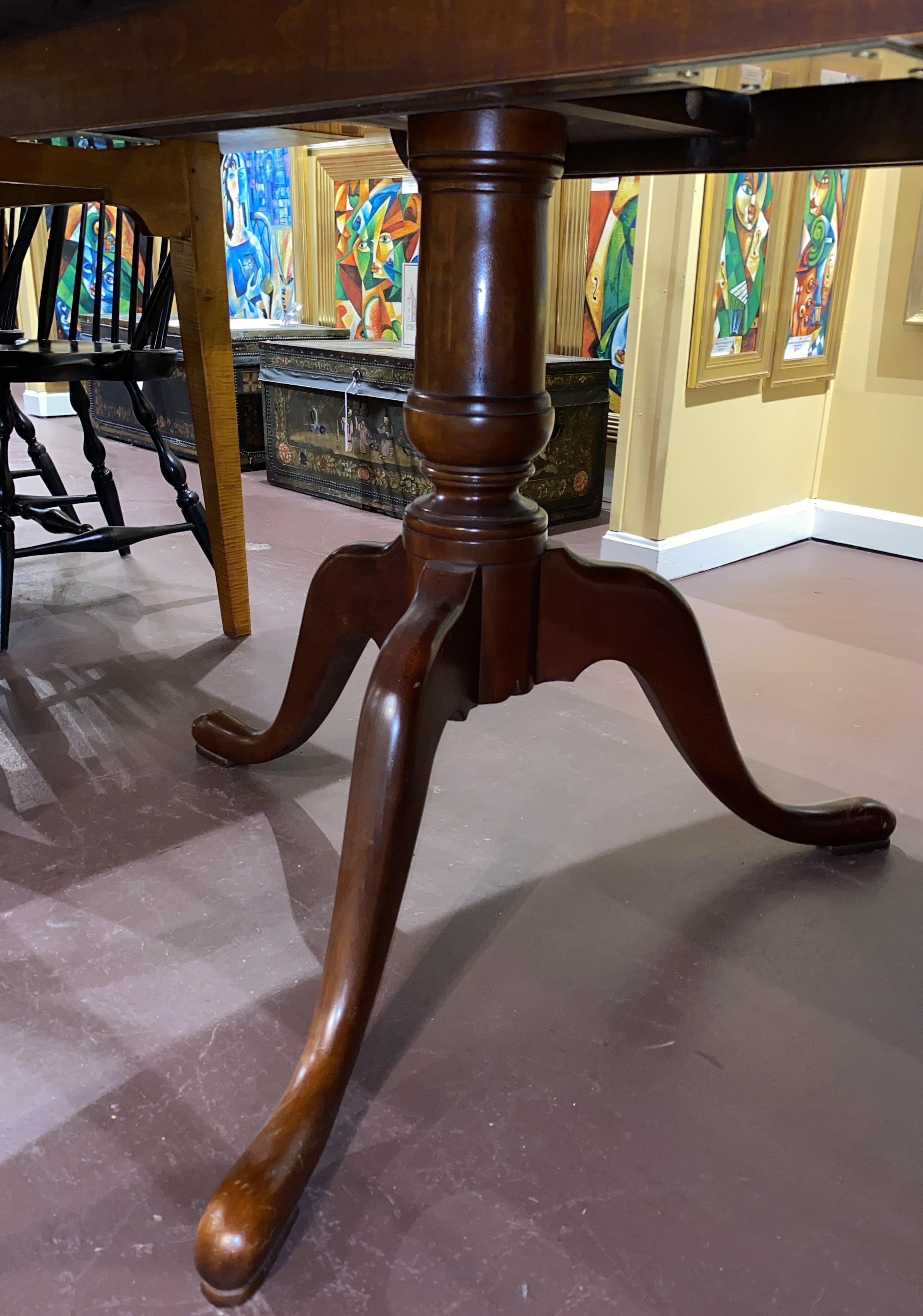 Beautiful Cherrywood Double Pedestal Dining Table with Leaves In Good Condition For Sale In Milford, NH