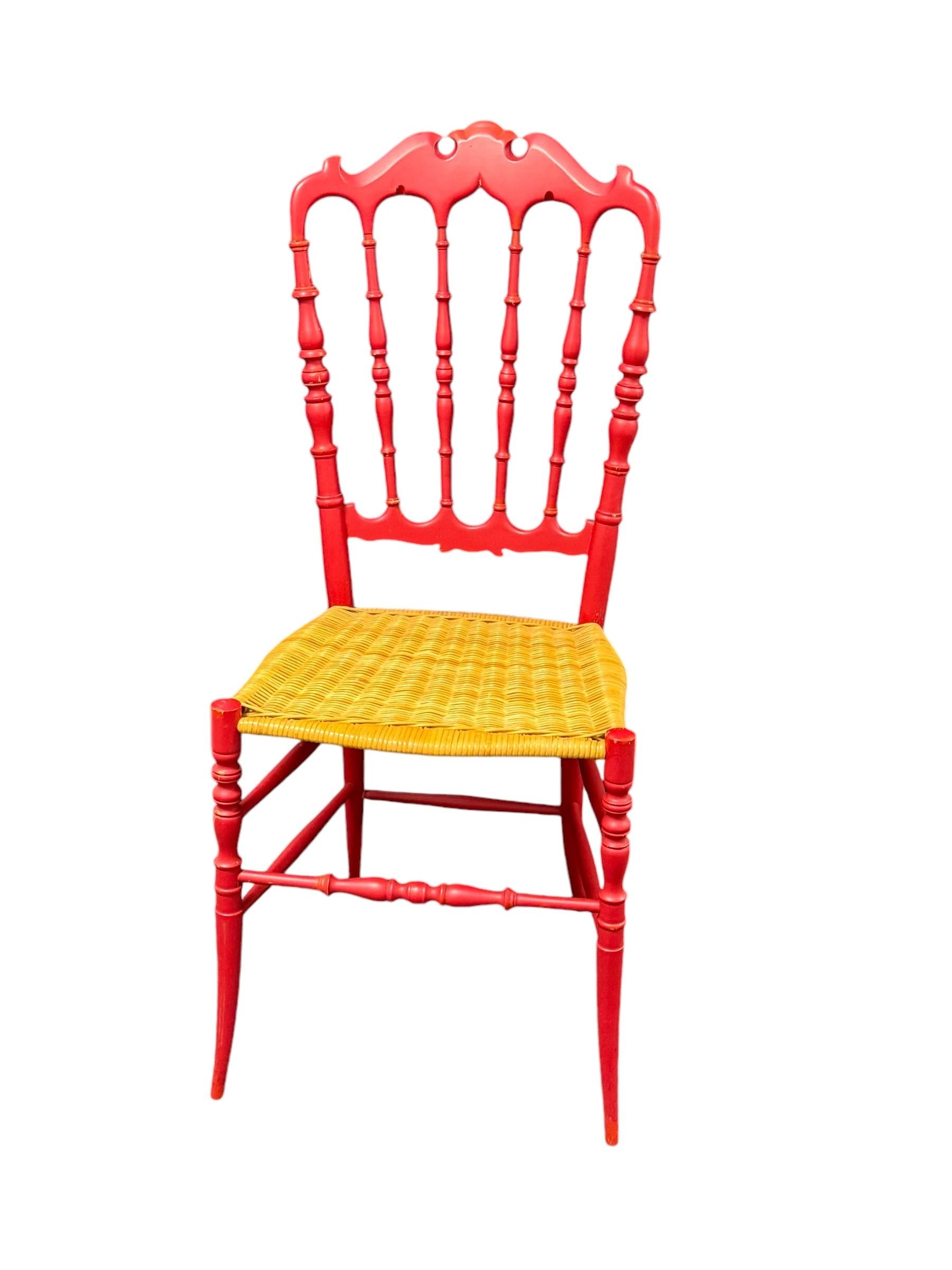 Hollywood Regency Bellissima sedia in legno di Chiavari con seduta in vimini, attribuita a Rocca, Italia, anni '50 in vendita