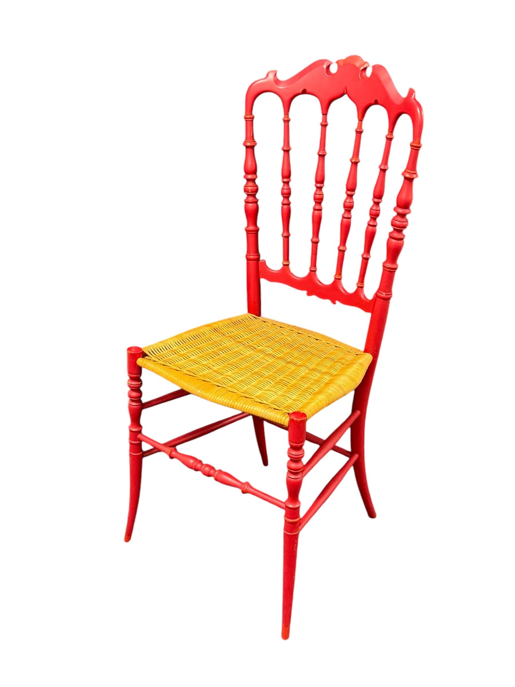 Vimini Bellissima sedia in legno di Chiavari con seduta in vimini, attribuita a Rocca, Italia, anni '50 in vendita