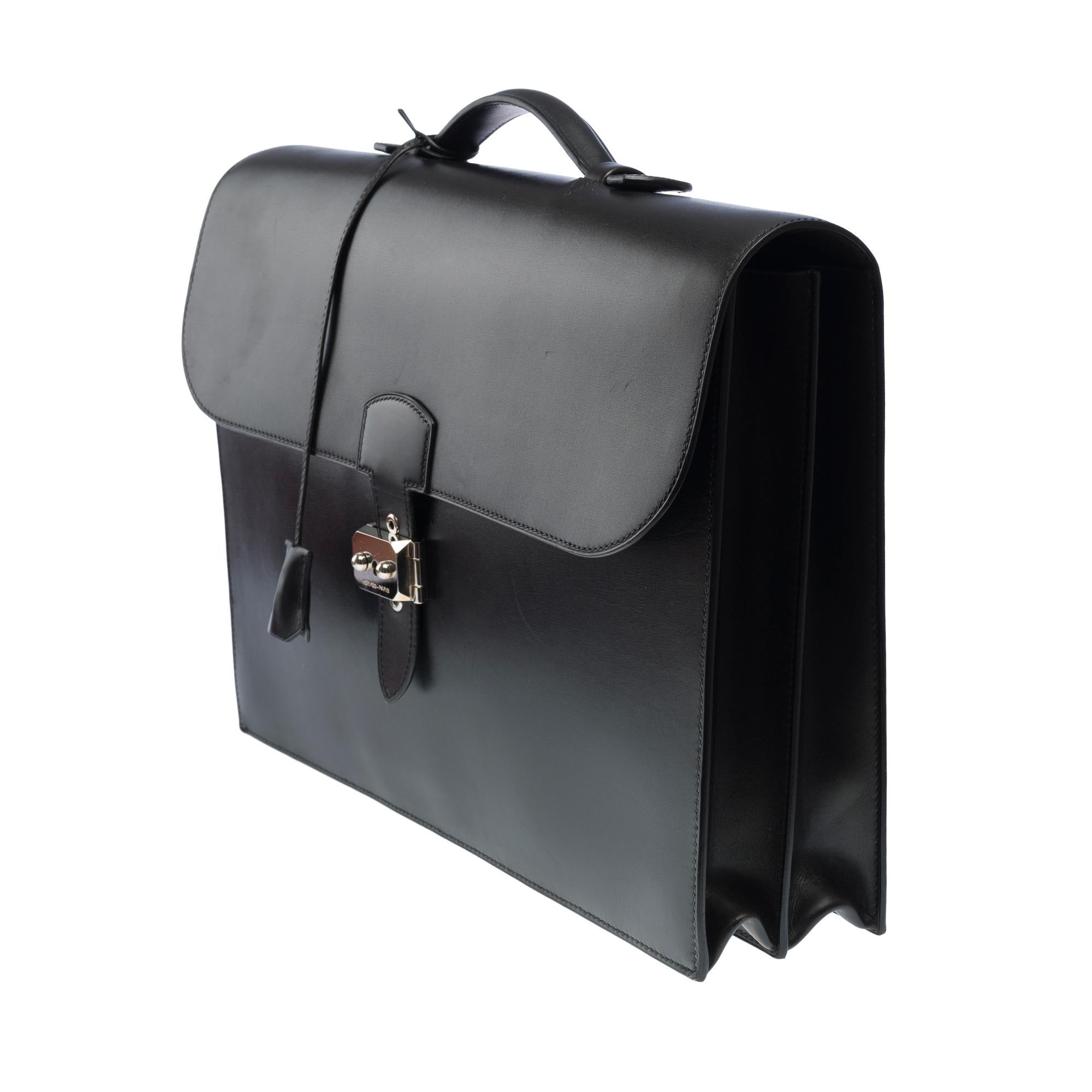 Beautiful & Chic Hermès Sac à dépêches briefcase in black box Calf leather, SHW In Good Condition In Paris, IDF