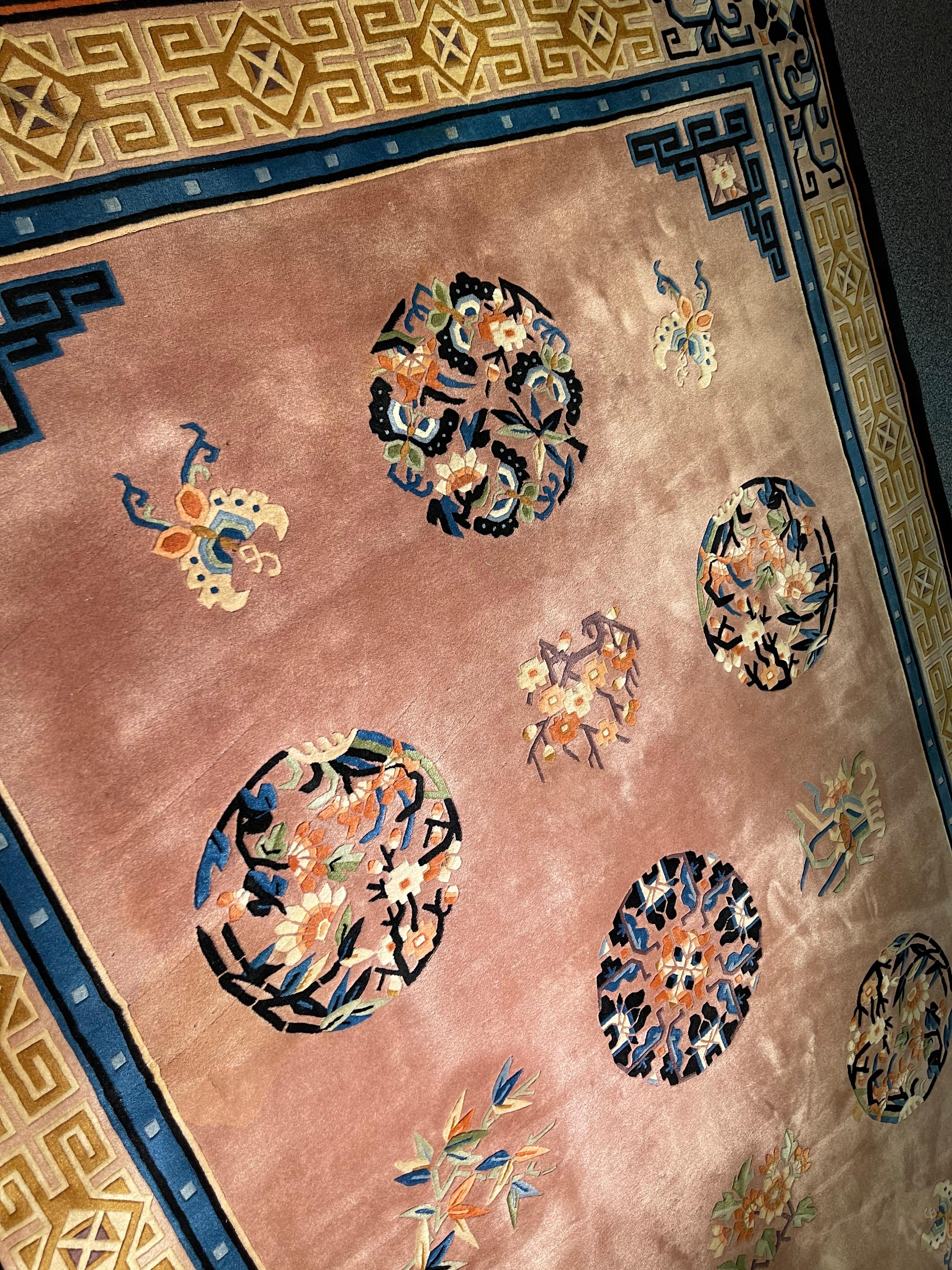 Beautiful China/Asia Salon Carpet, Late 20th Century In Good Condition For Sale In Berlin, DE