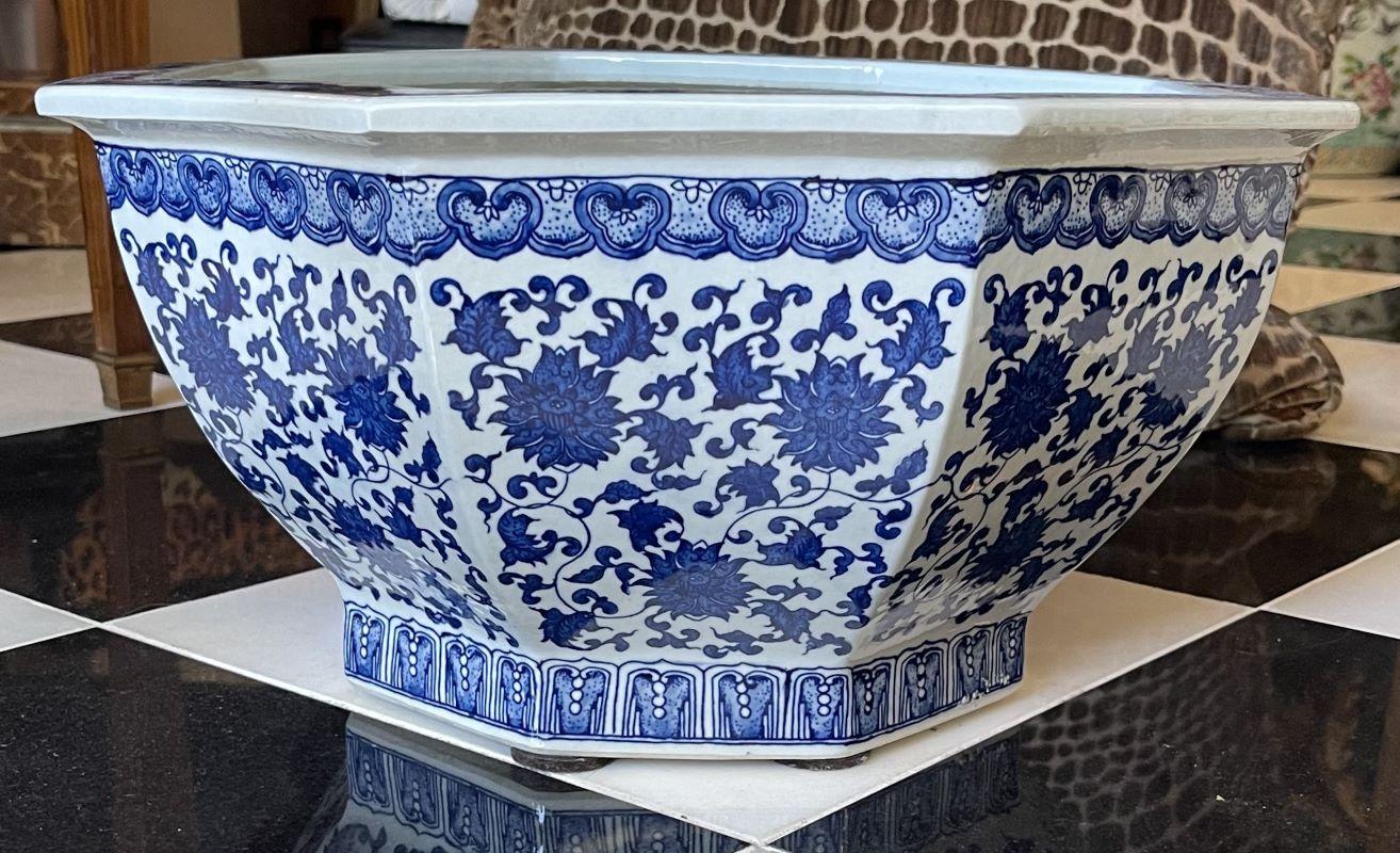 20th Century Beautiful Chinese Blue and White Chinese Hexagonal Planter For Sale