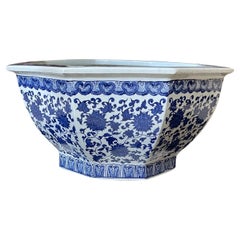 Belle jardinière hexagonale chinoise bleue et blanche