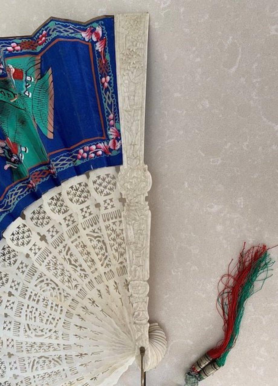 Beautiful Chinese fan of Canton of the 19th Century In Good Condition For Sale In Saint-Ouen, FR