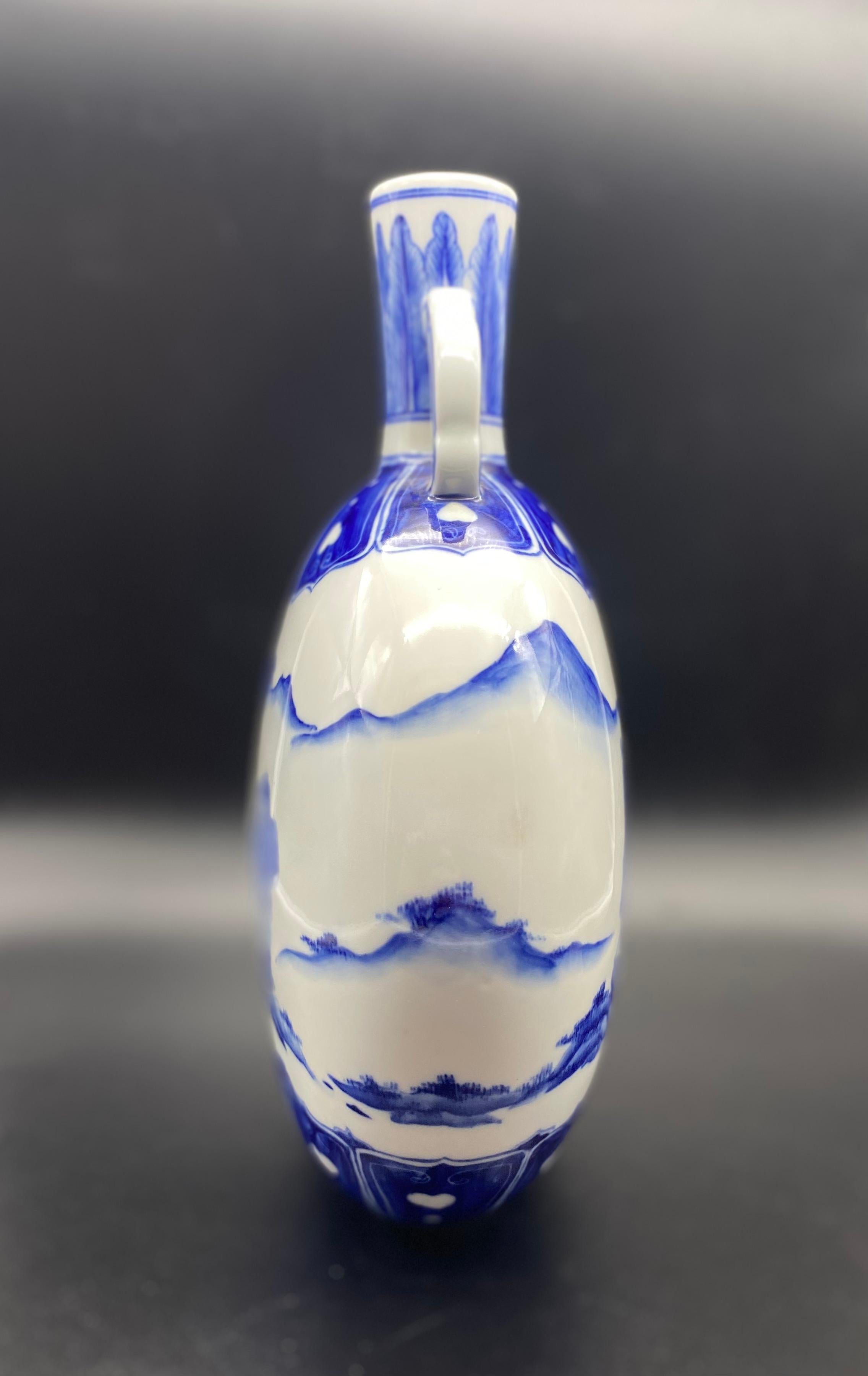 Magnifique vase gourde chinois en porcelaine blanche et bleue en vente 1